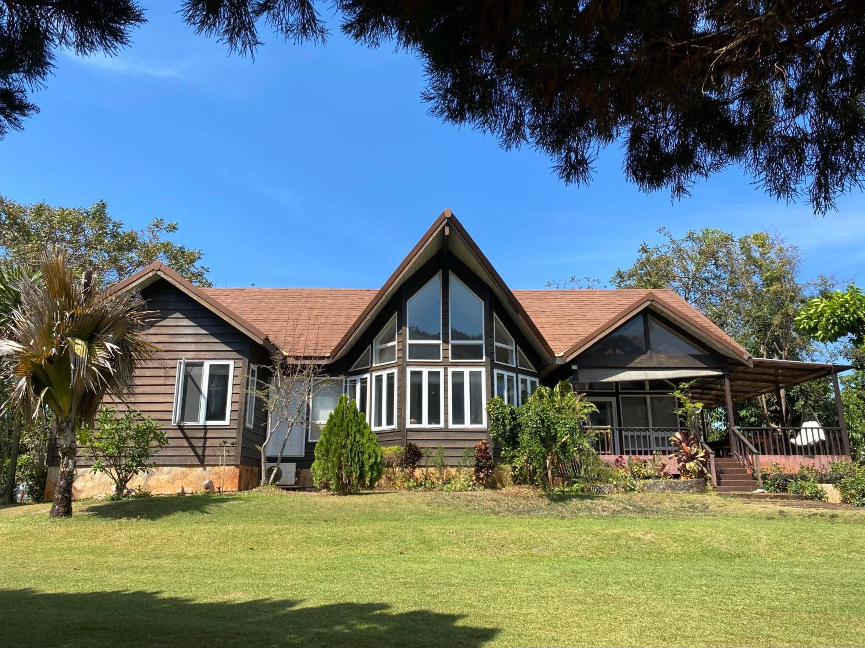 Four-Bedroom House photo 2