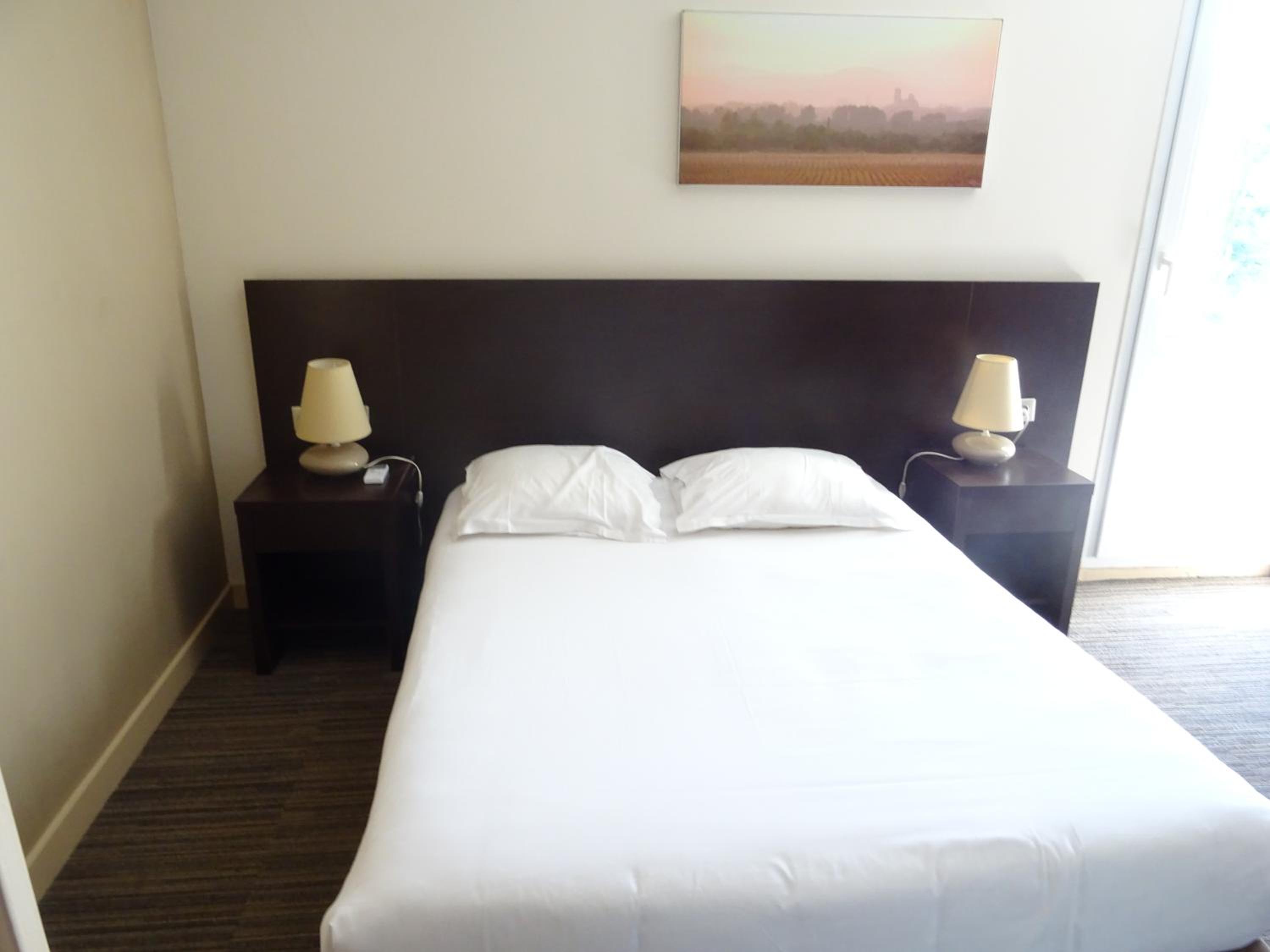 Double or Twin Room with Garden Access - Photo 5