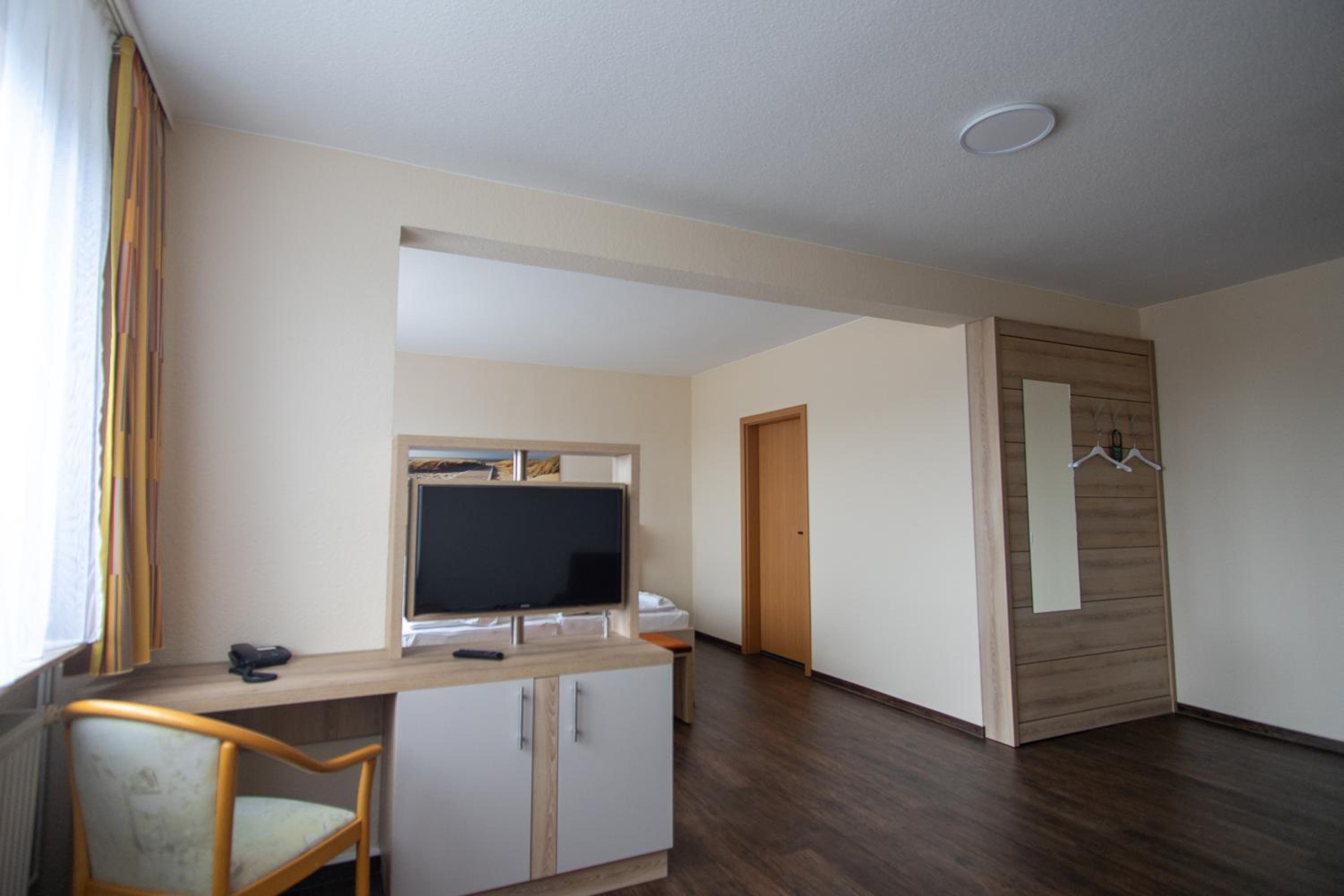 Double Room - Photo 16