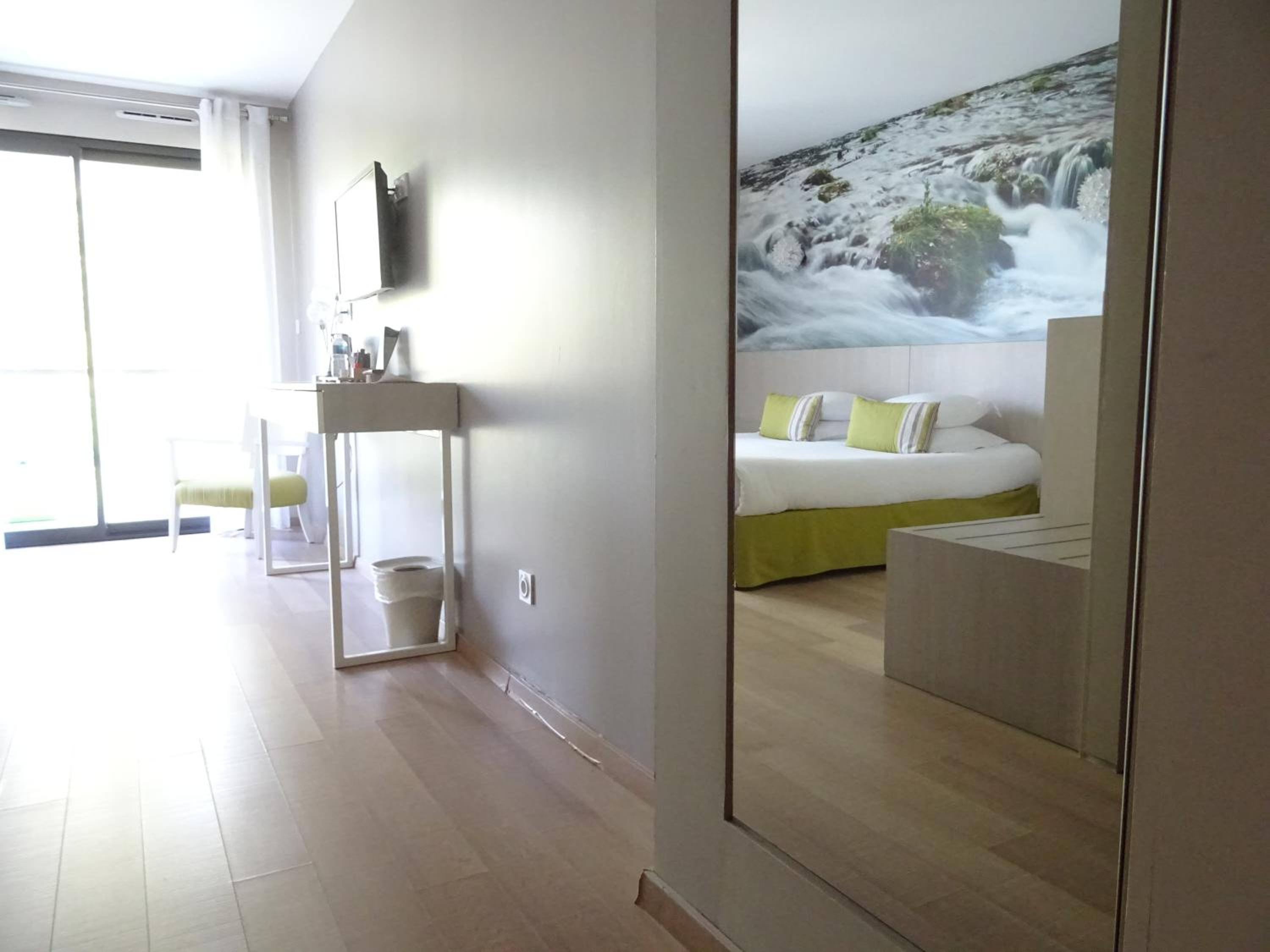Deluxe Double or Twin Room with River View - Photo 5