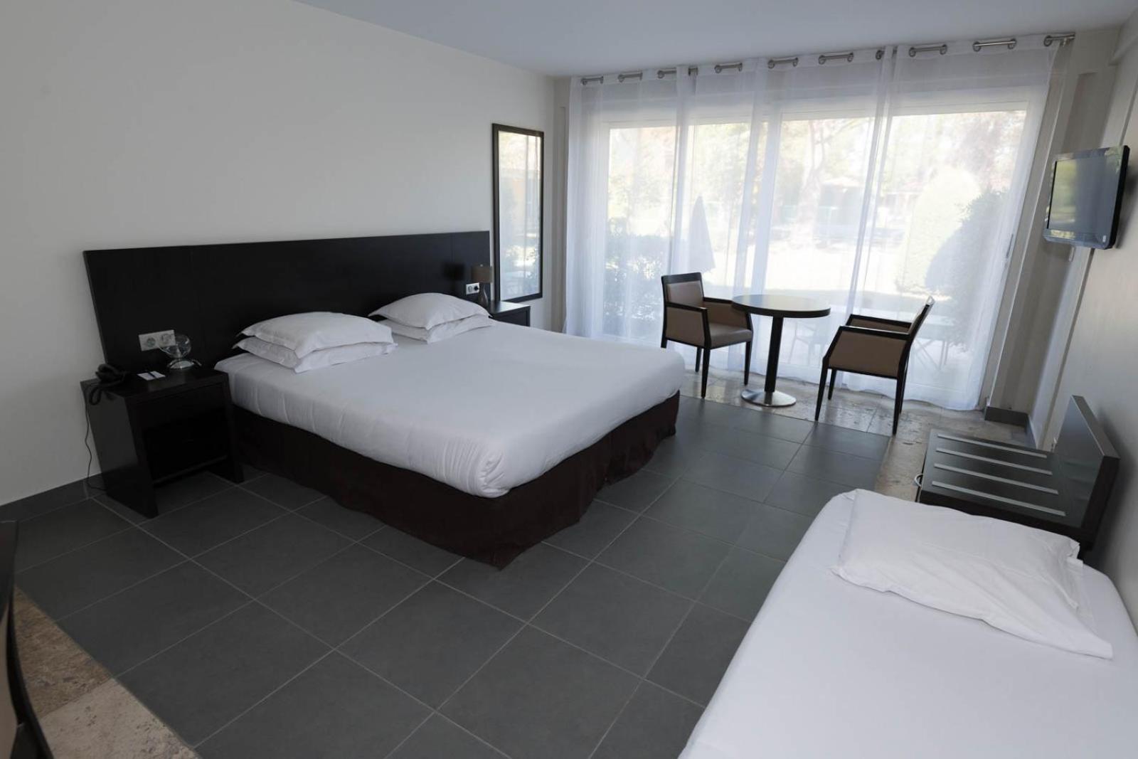 Prestige Room with Garden View - Photo 2