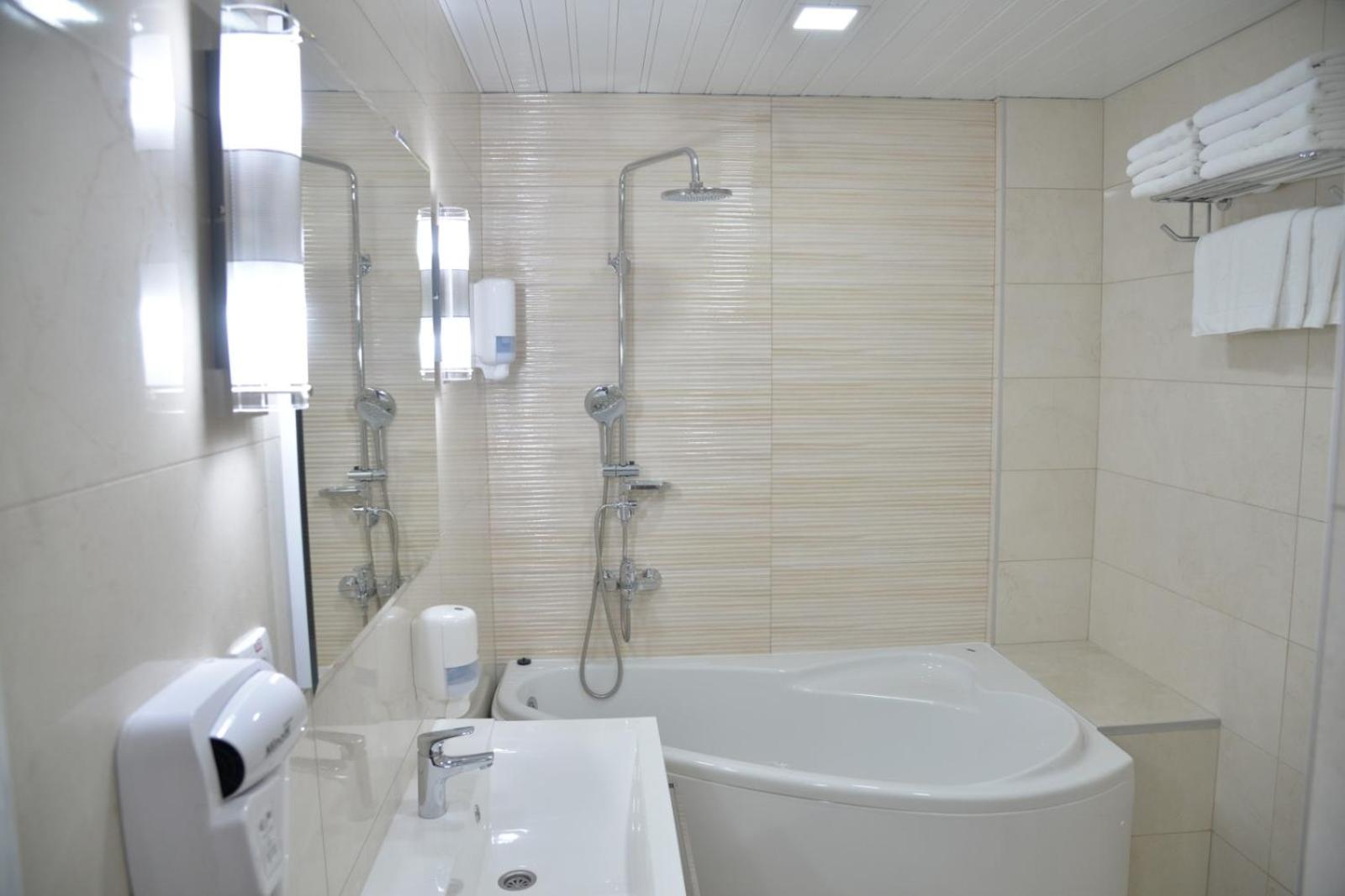 Deluxe Family Suite photo 2