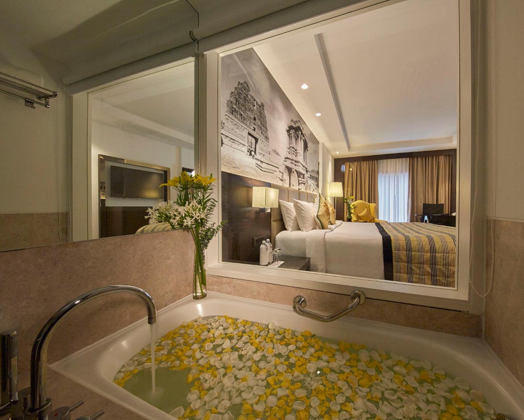 Royal Club Double Room
