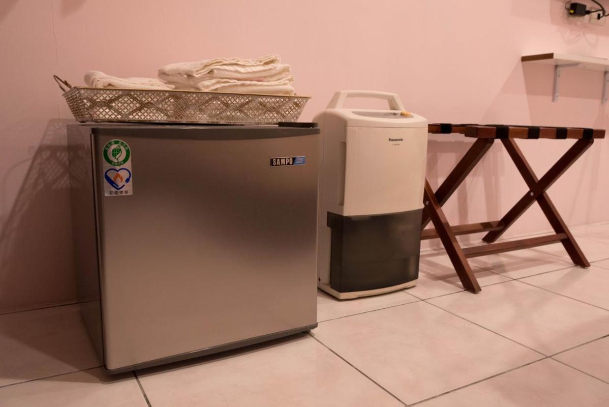 Quadruple Room with Private Bathroom - Photo 8