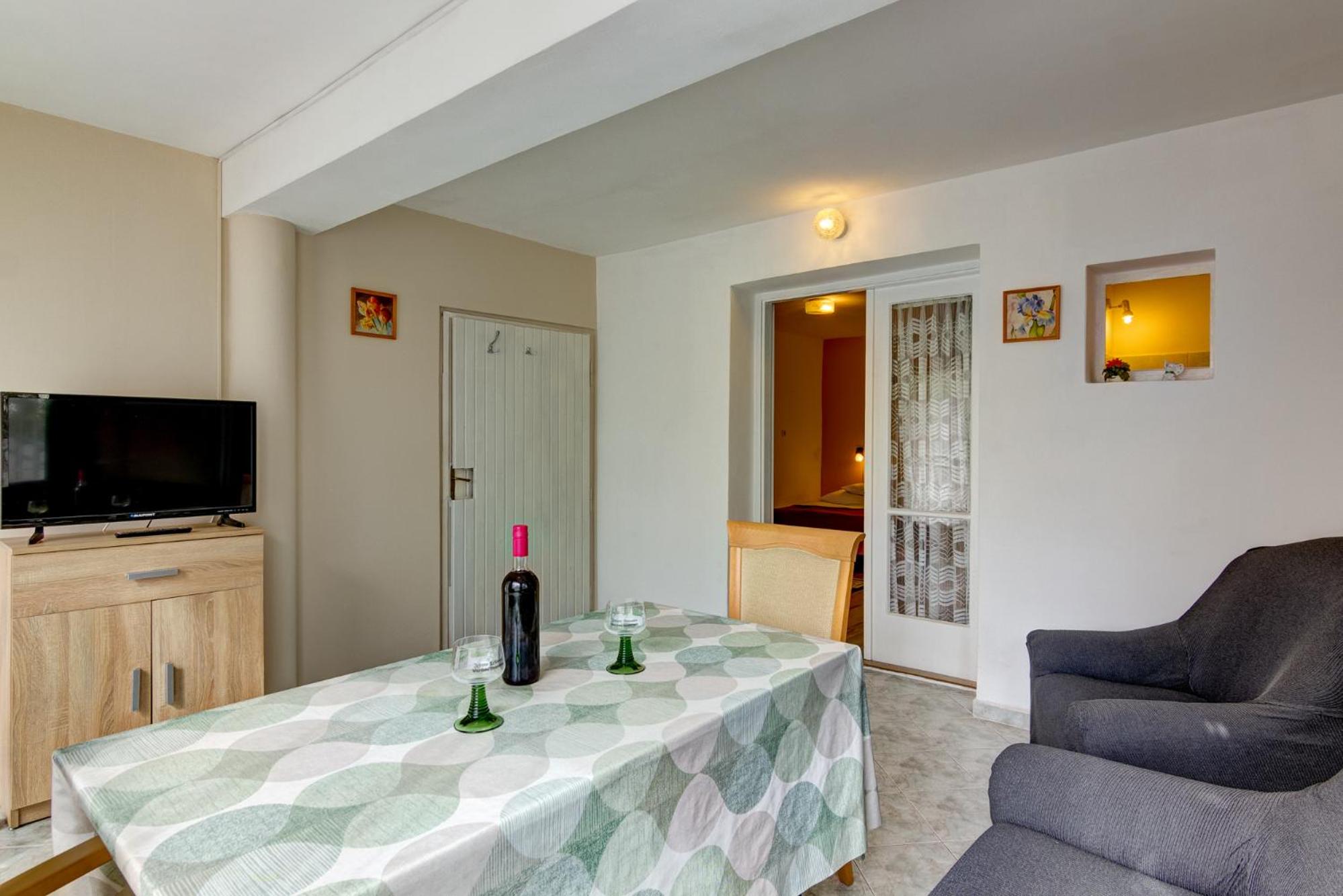 Superior Apartment photo 2