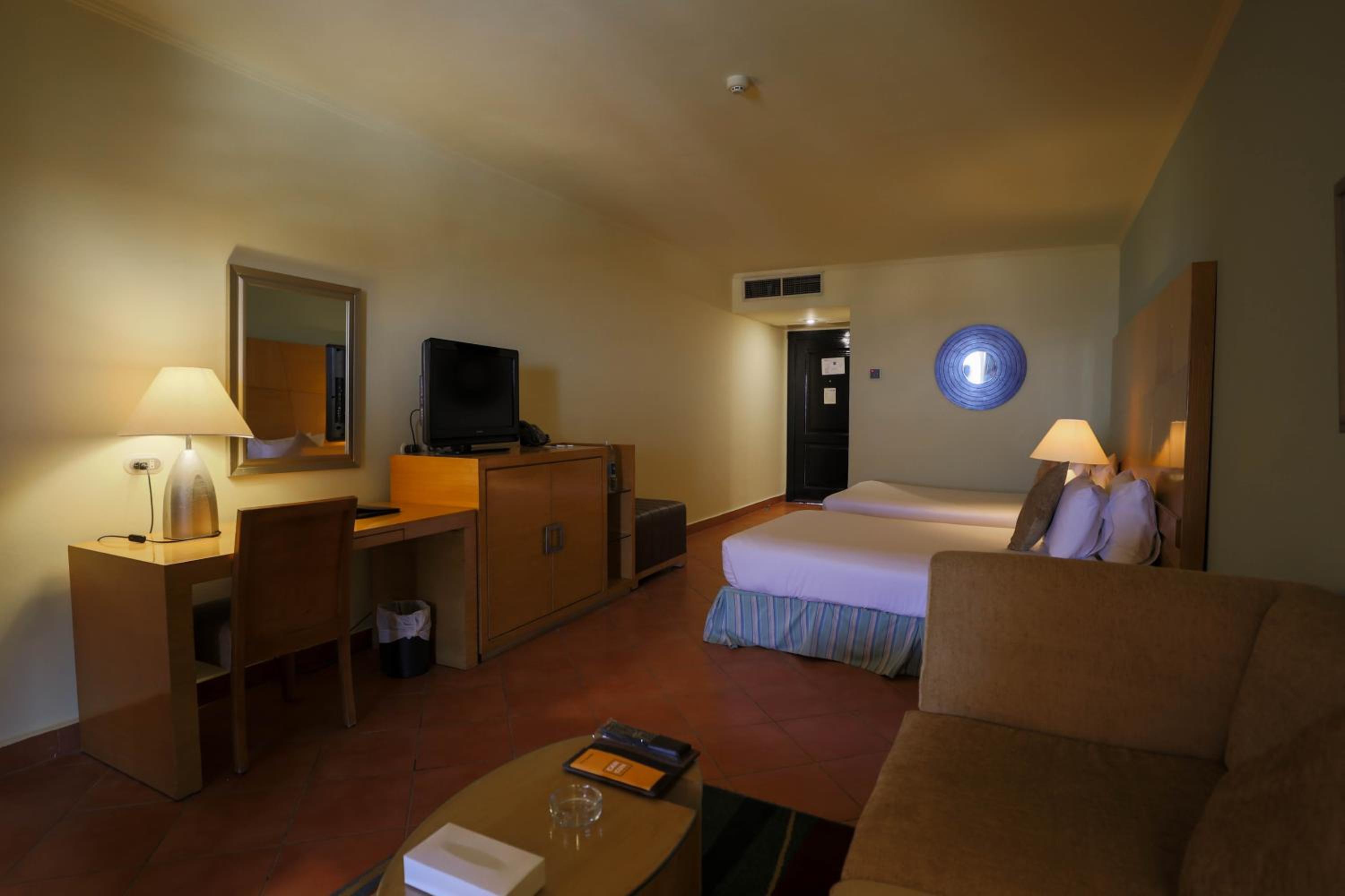 Standard Twin Room - Photo 1