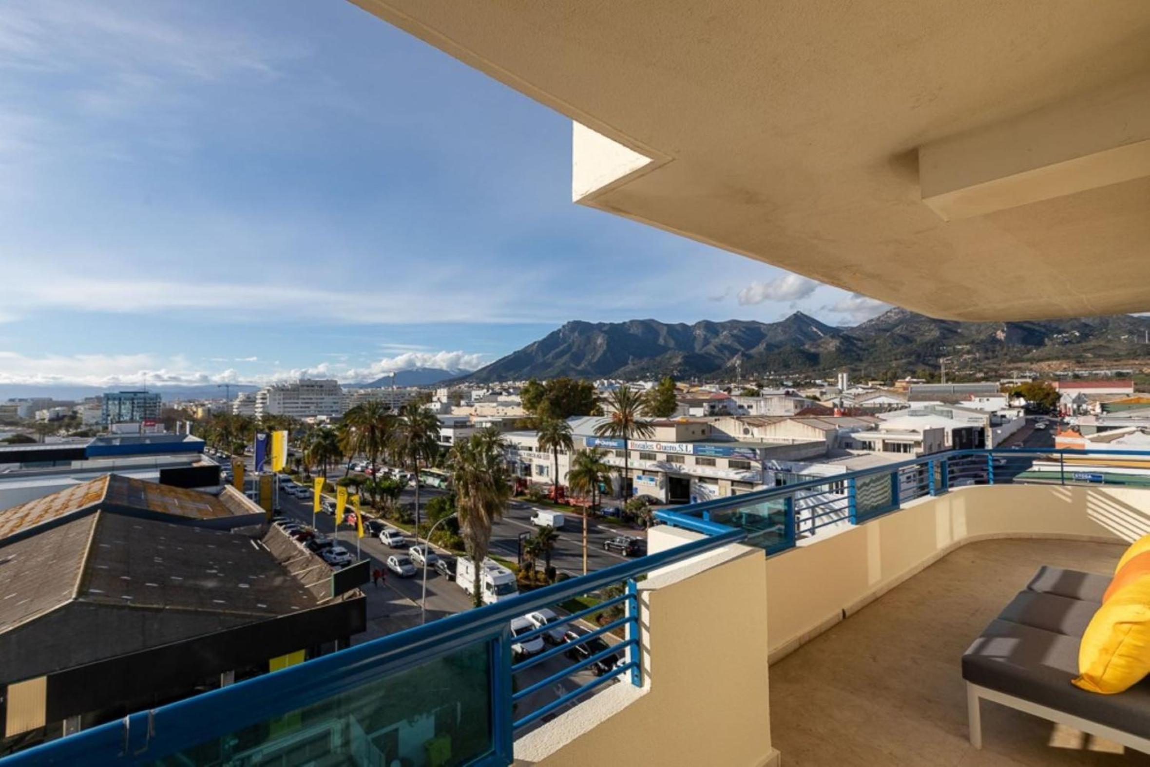 Superior Apartment thumbnail 6
