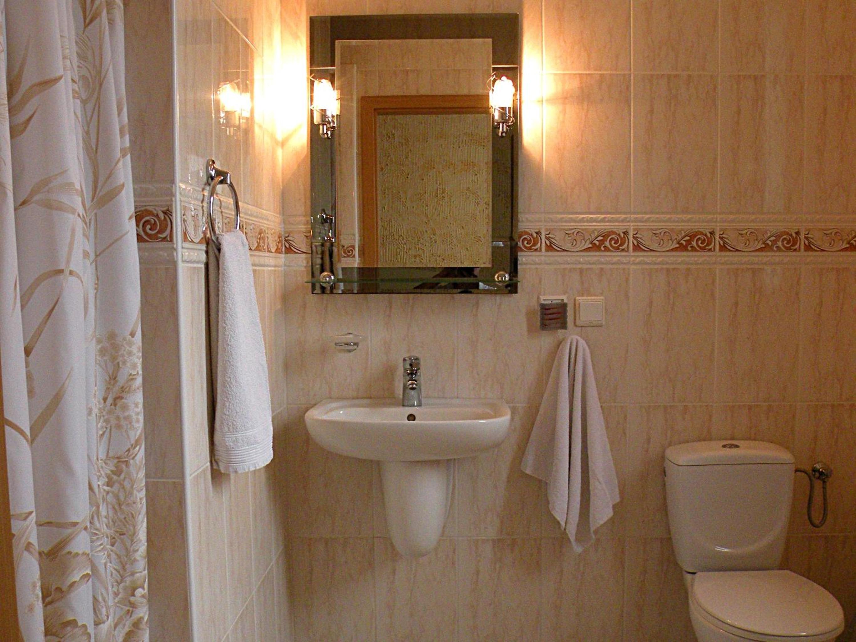 Double or Twin Room - Photo 8