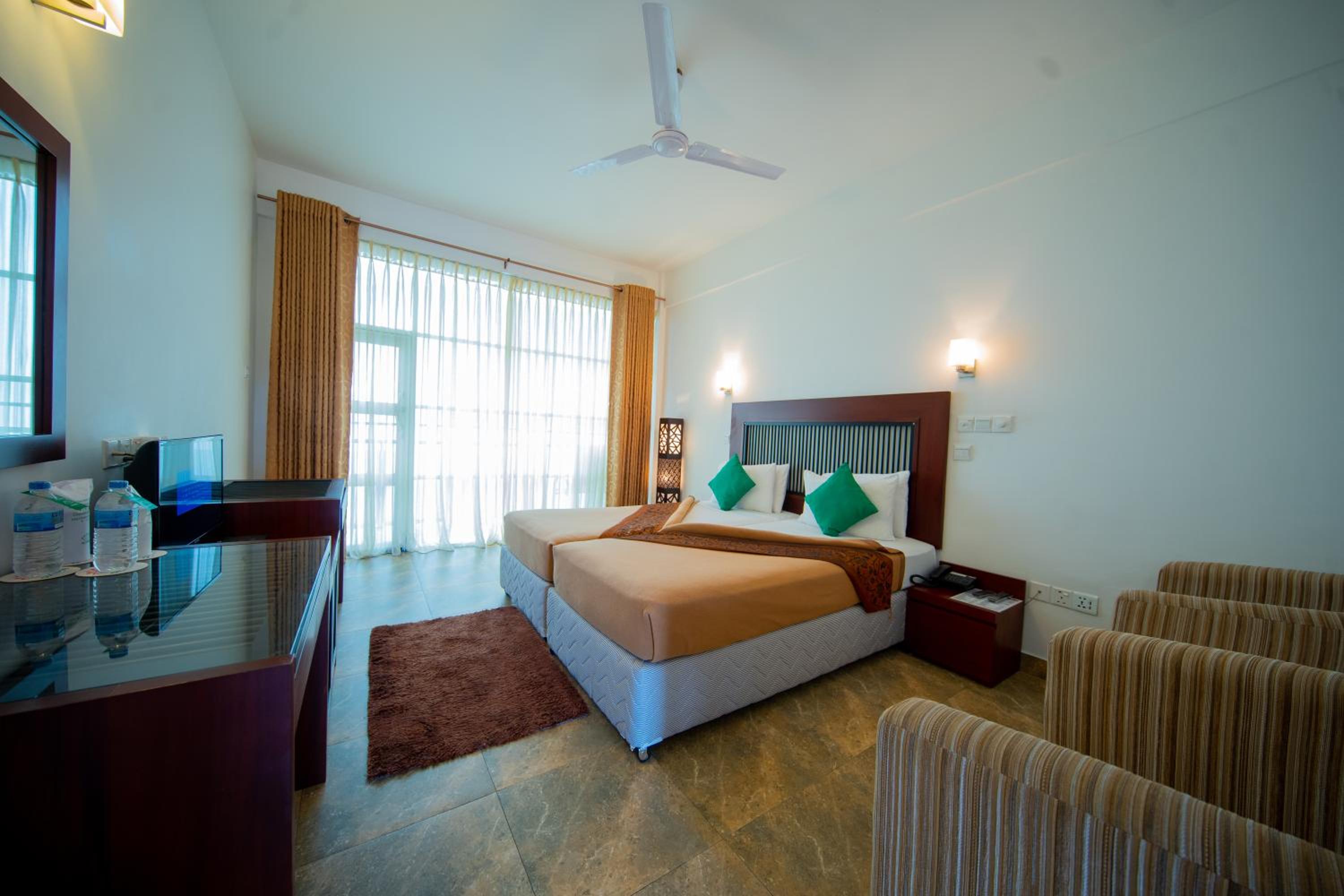 Deluxe Twin Room photo 2
