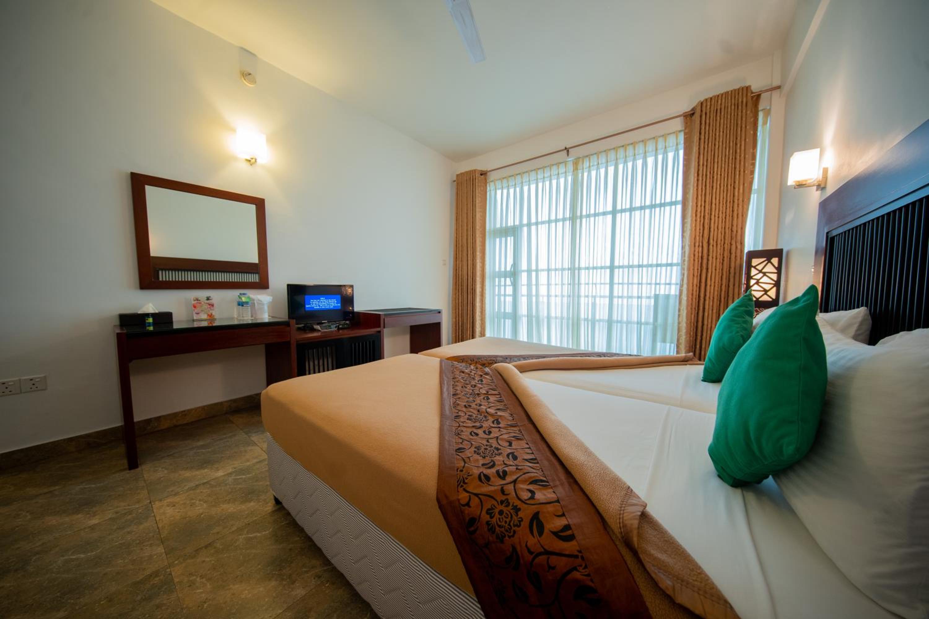 Deluxe Twin Room photo 3