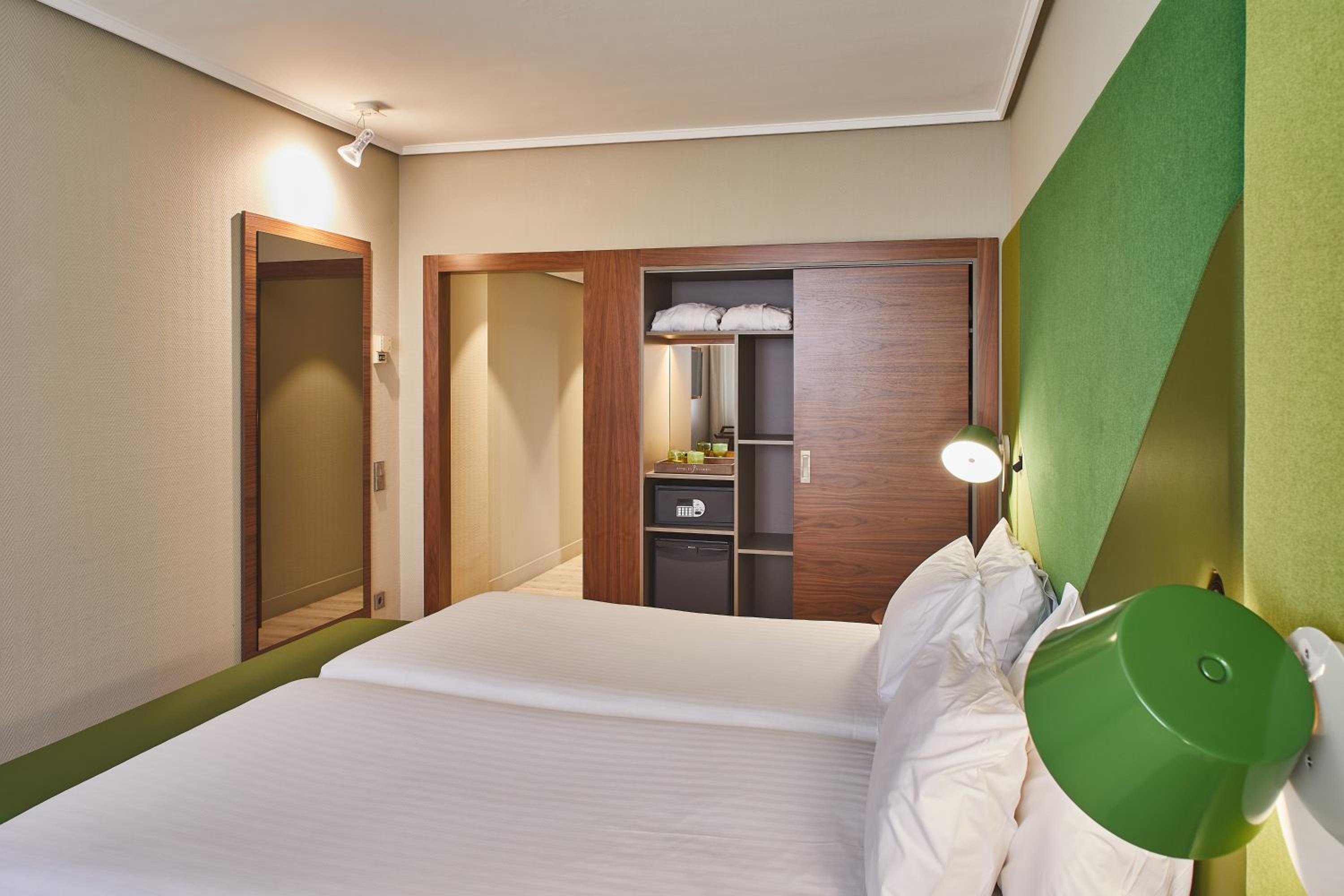 Standard Double Or Twin Room With Terrace - Photo 3