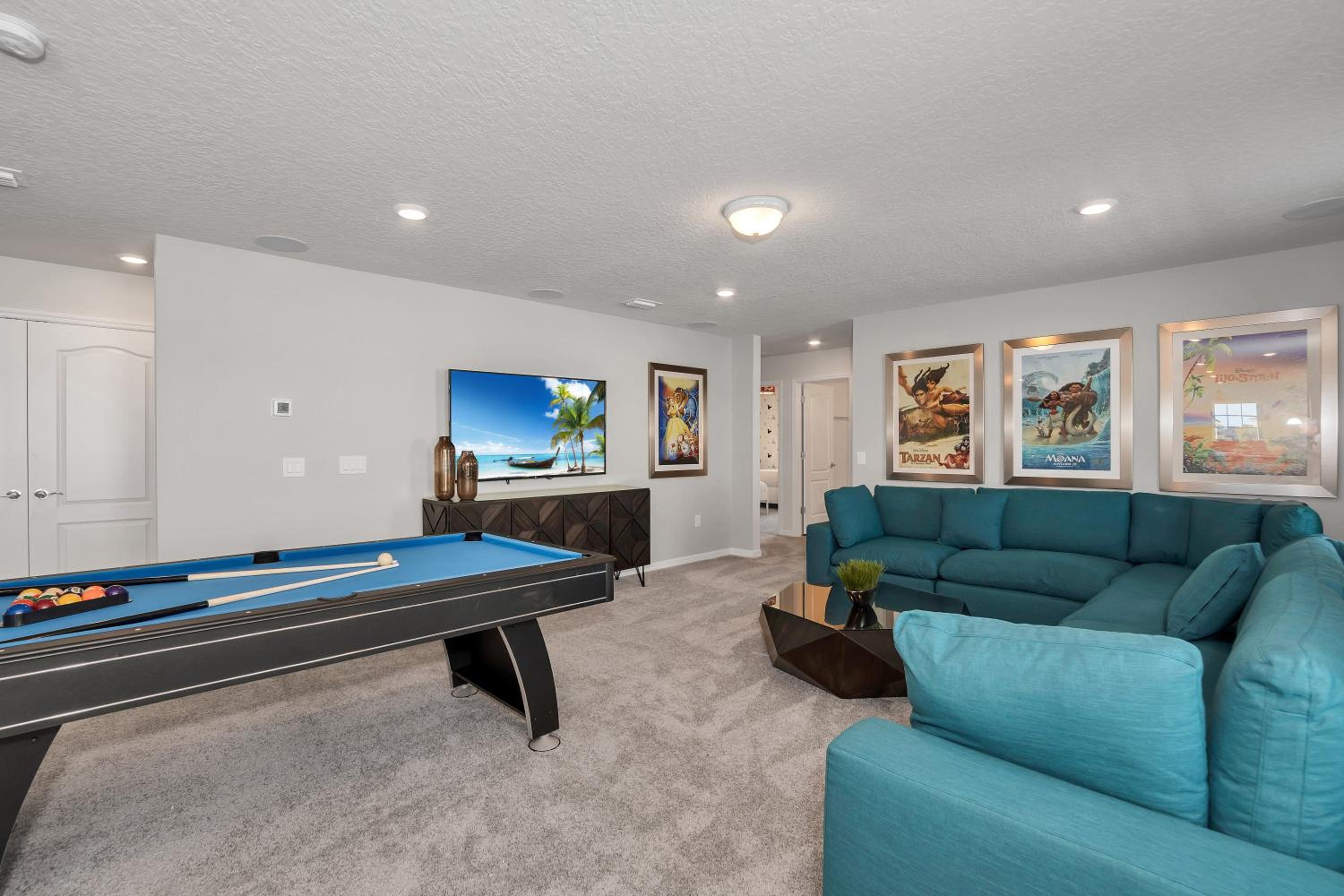 Six-Bedroom House - Photo 7