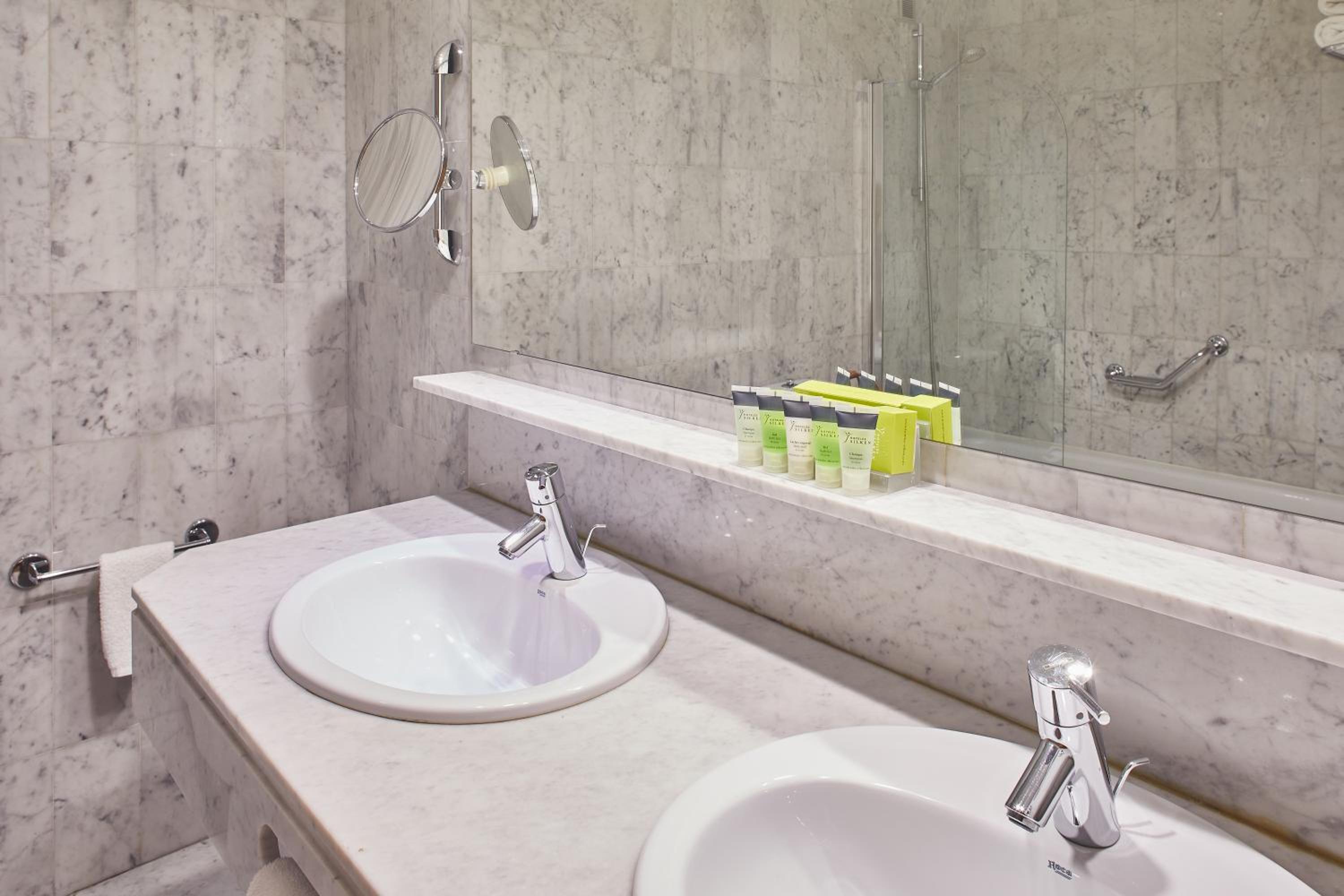 Junior Suite - Photo 9