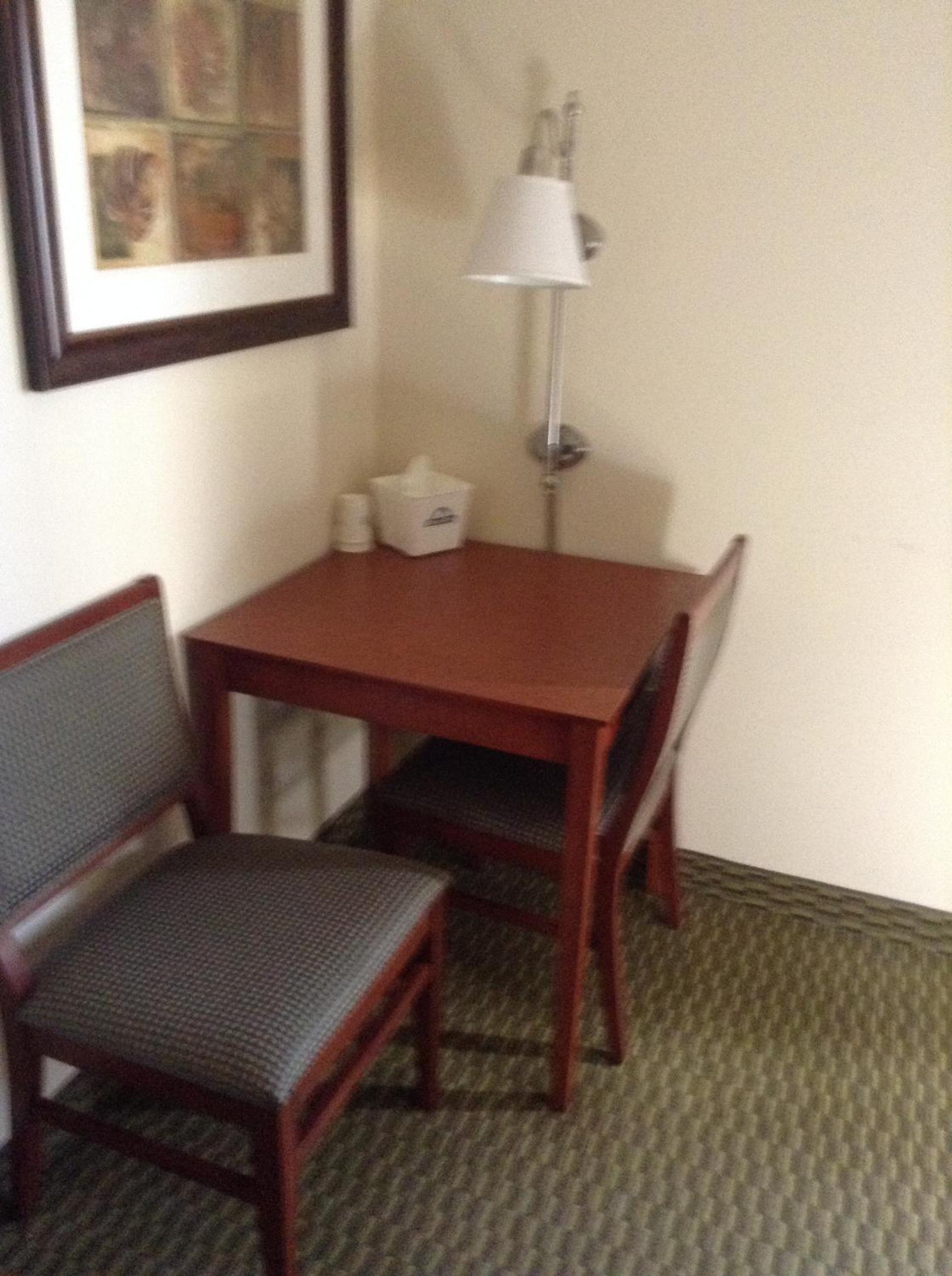 Queen Room with Two Queen Beds - Non-Smoking - Photo 3