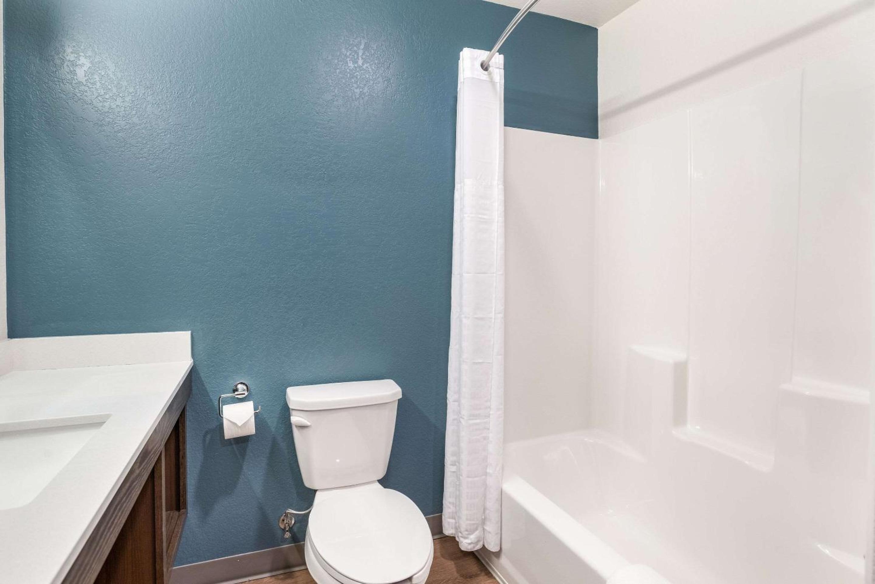 Standard King Room - Non-Smoking 