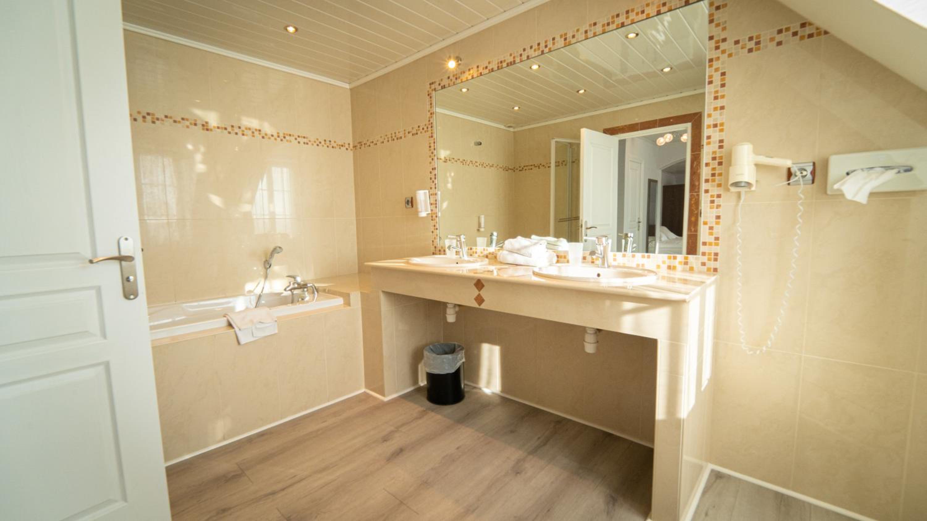 Junior Suite - Photo 2