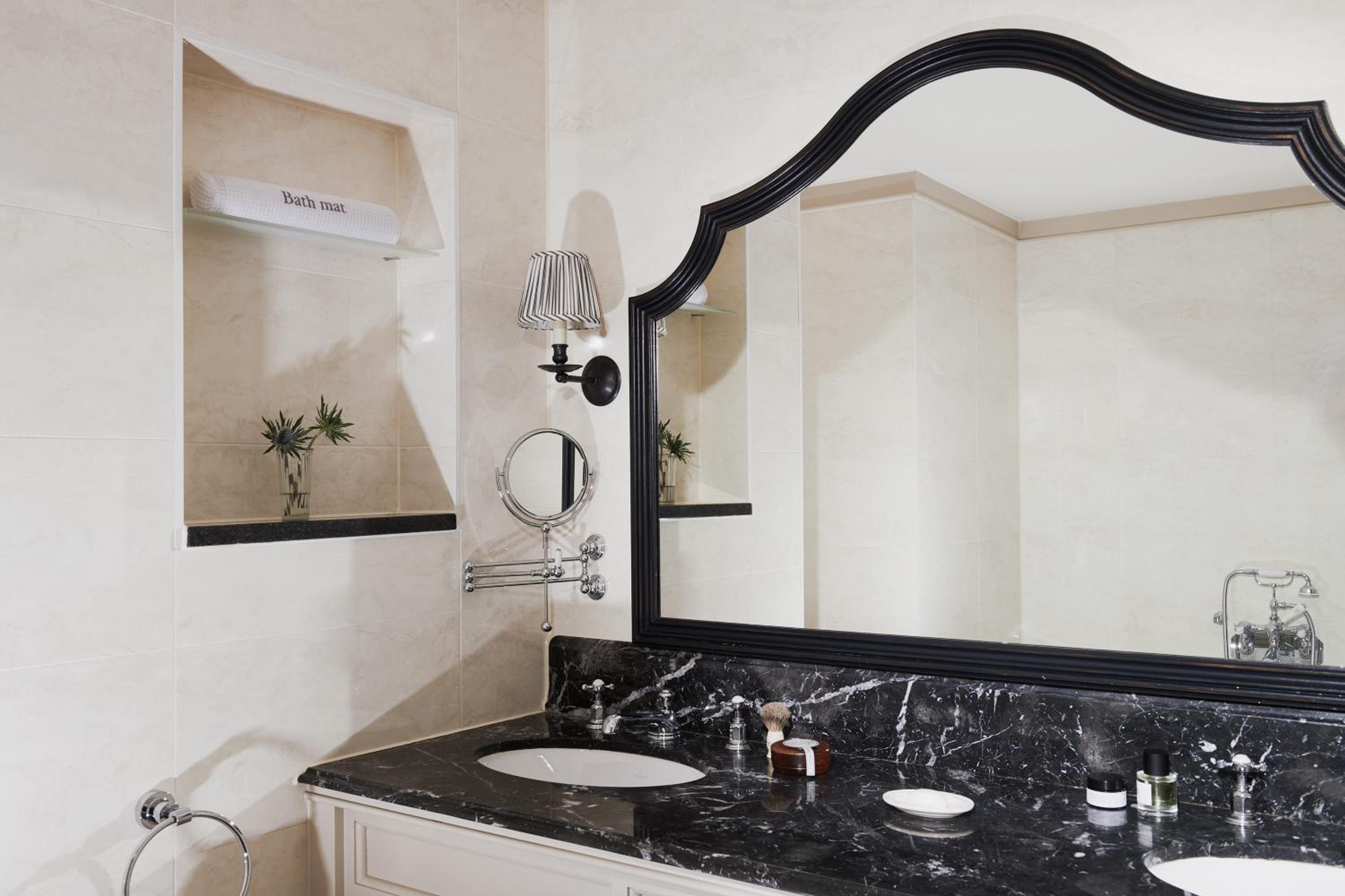 Luxury King Room - Braids Wing - Photo 2