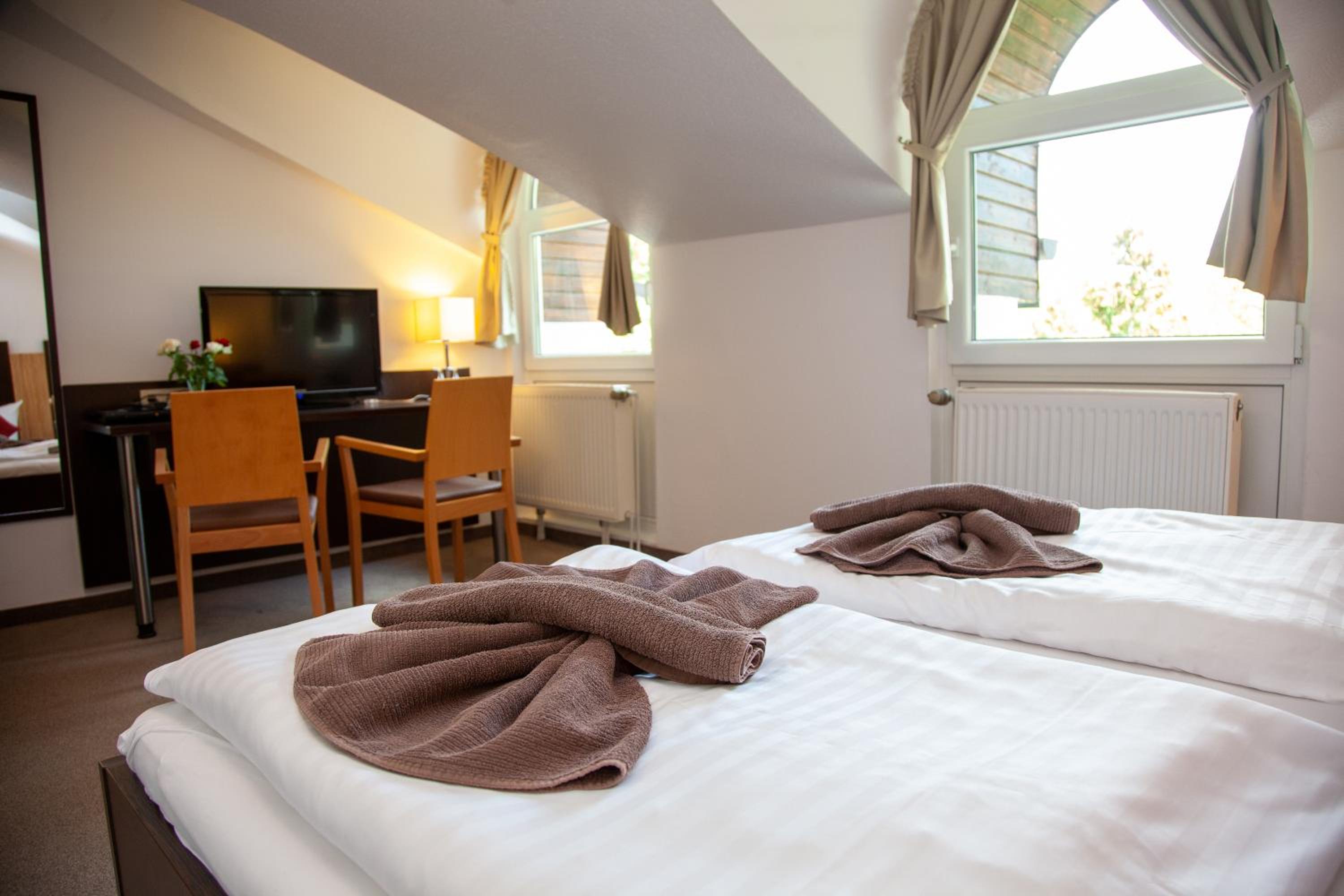 Double Room - Photo 12