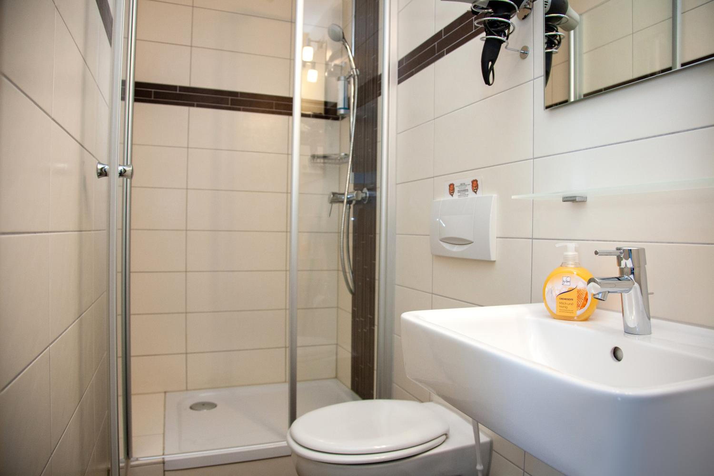Double Room - Photo 6