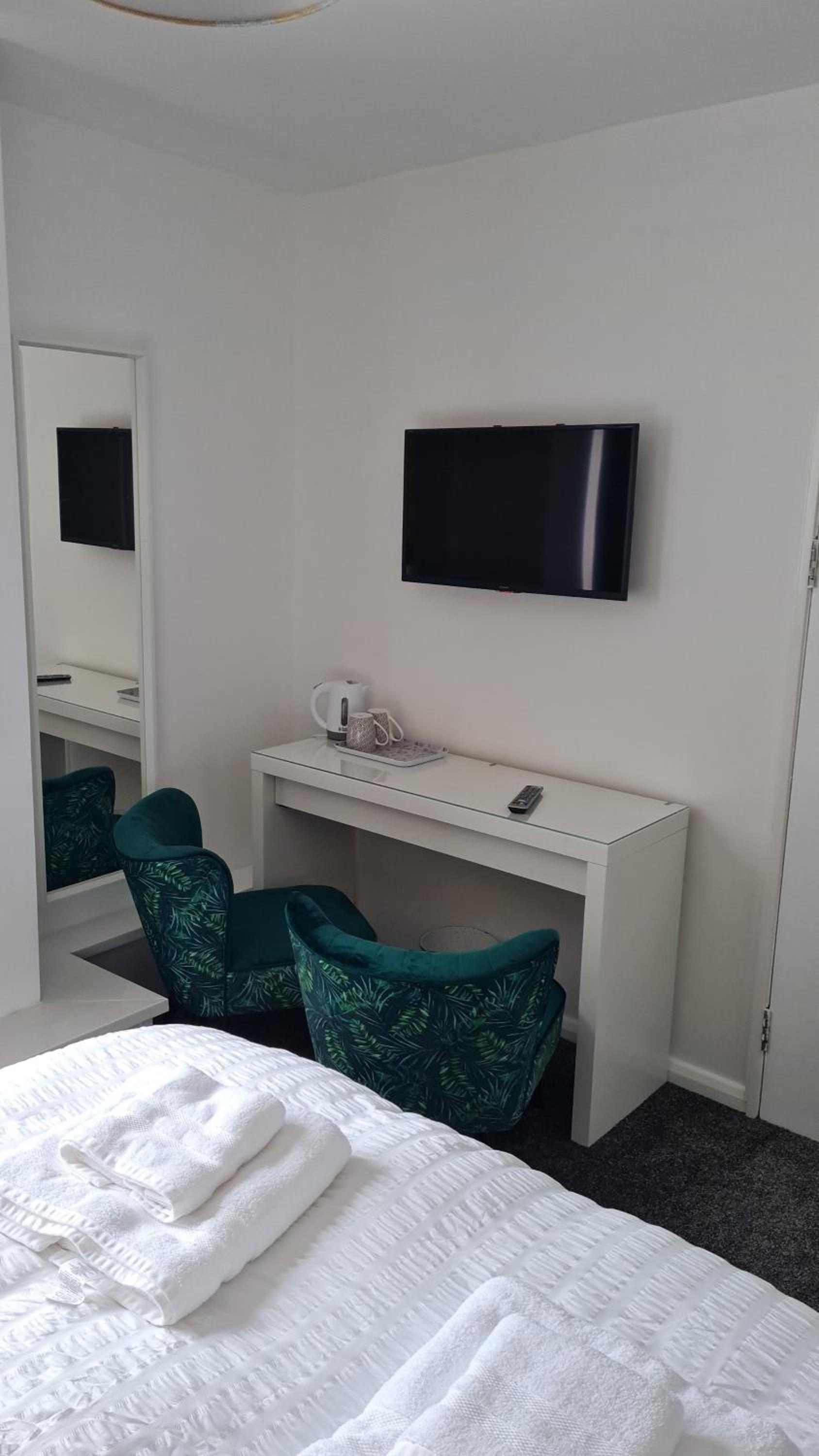 Double Room - Photo 9