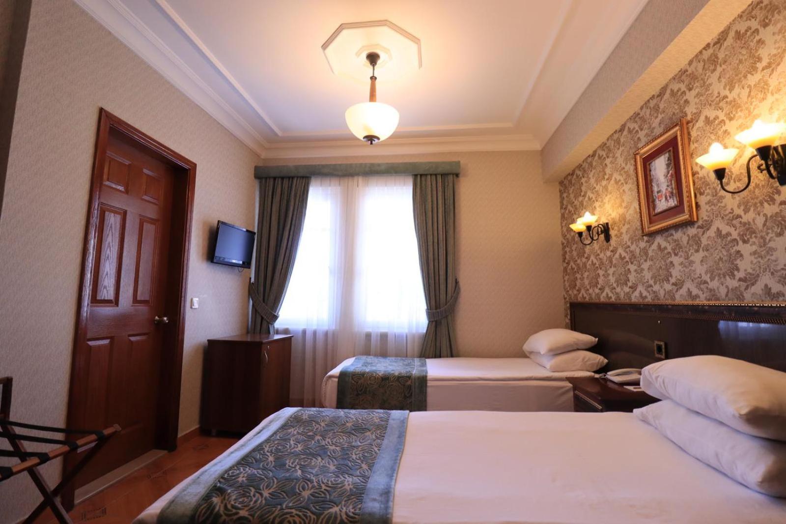 Standard Double or Twin Room photo 1