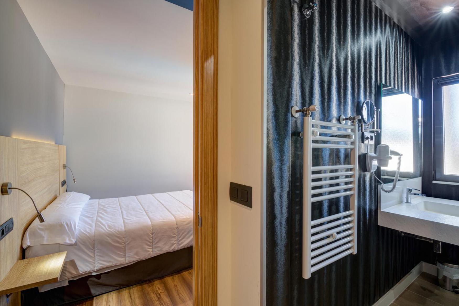 Single Room photo 2