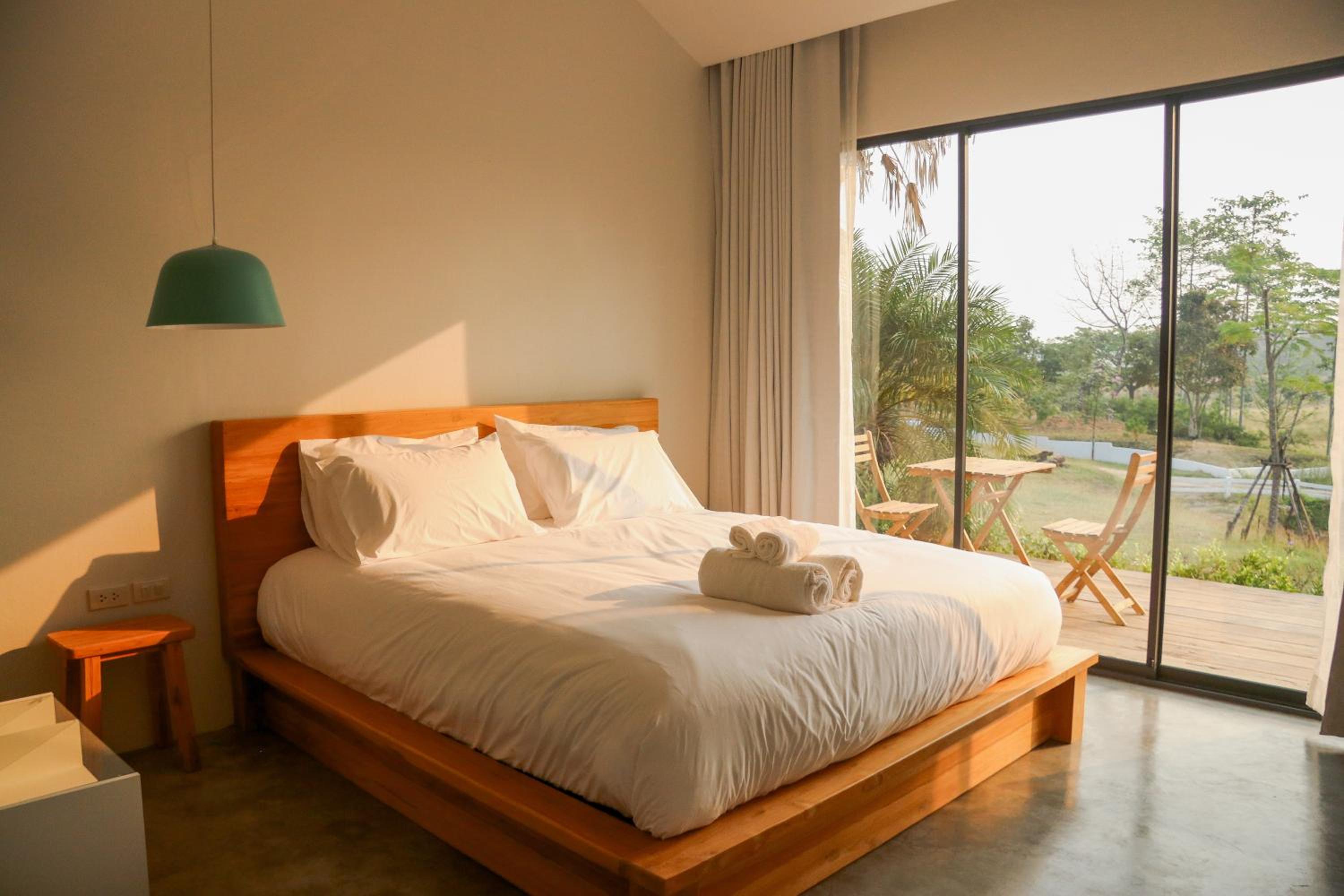 Deluxe Double Room with Bath - Photo 1