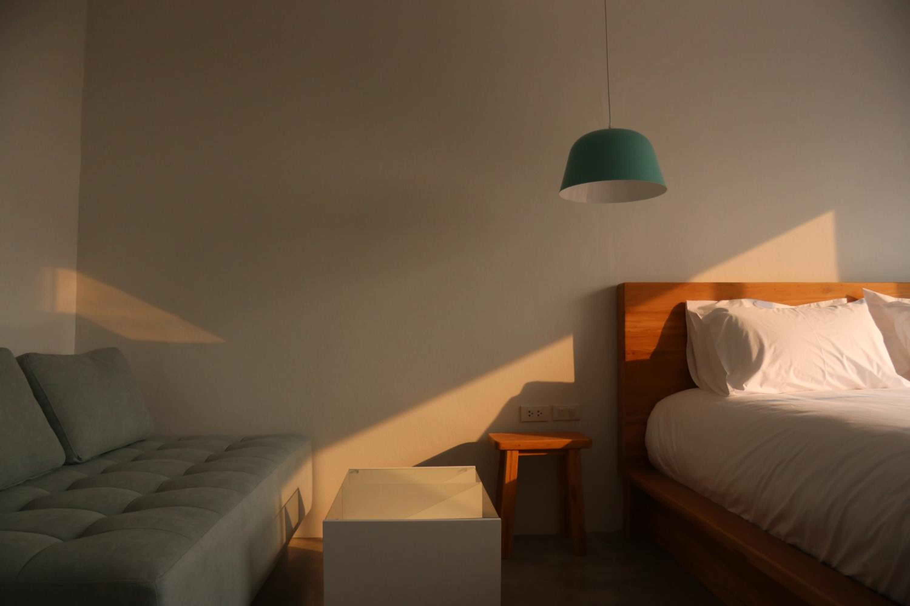 Deluxe Double Room with Bath - Photo 5