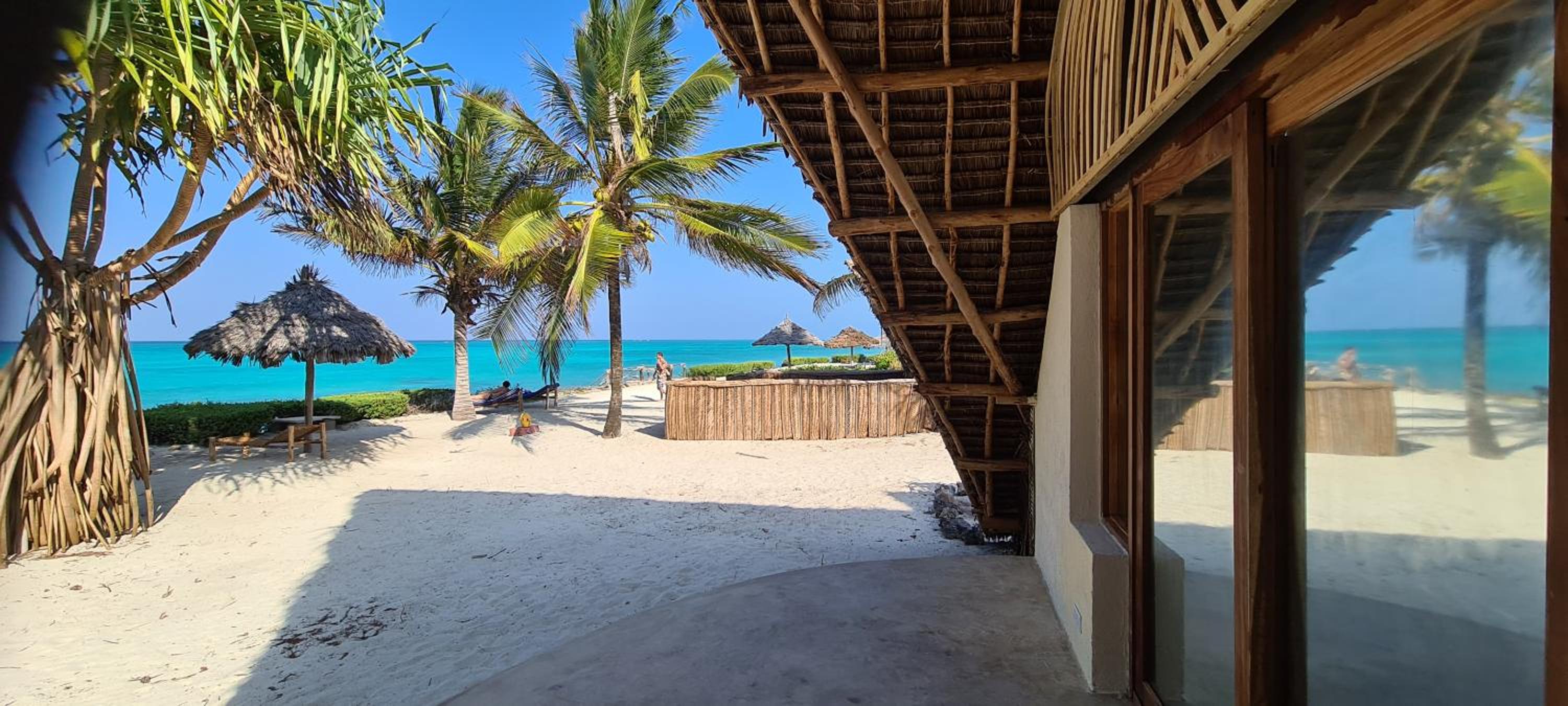 Ocean Front Bungalow - Photo 13