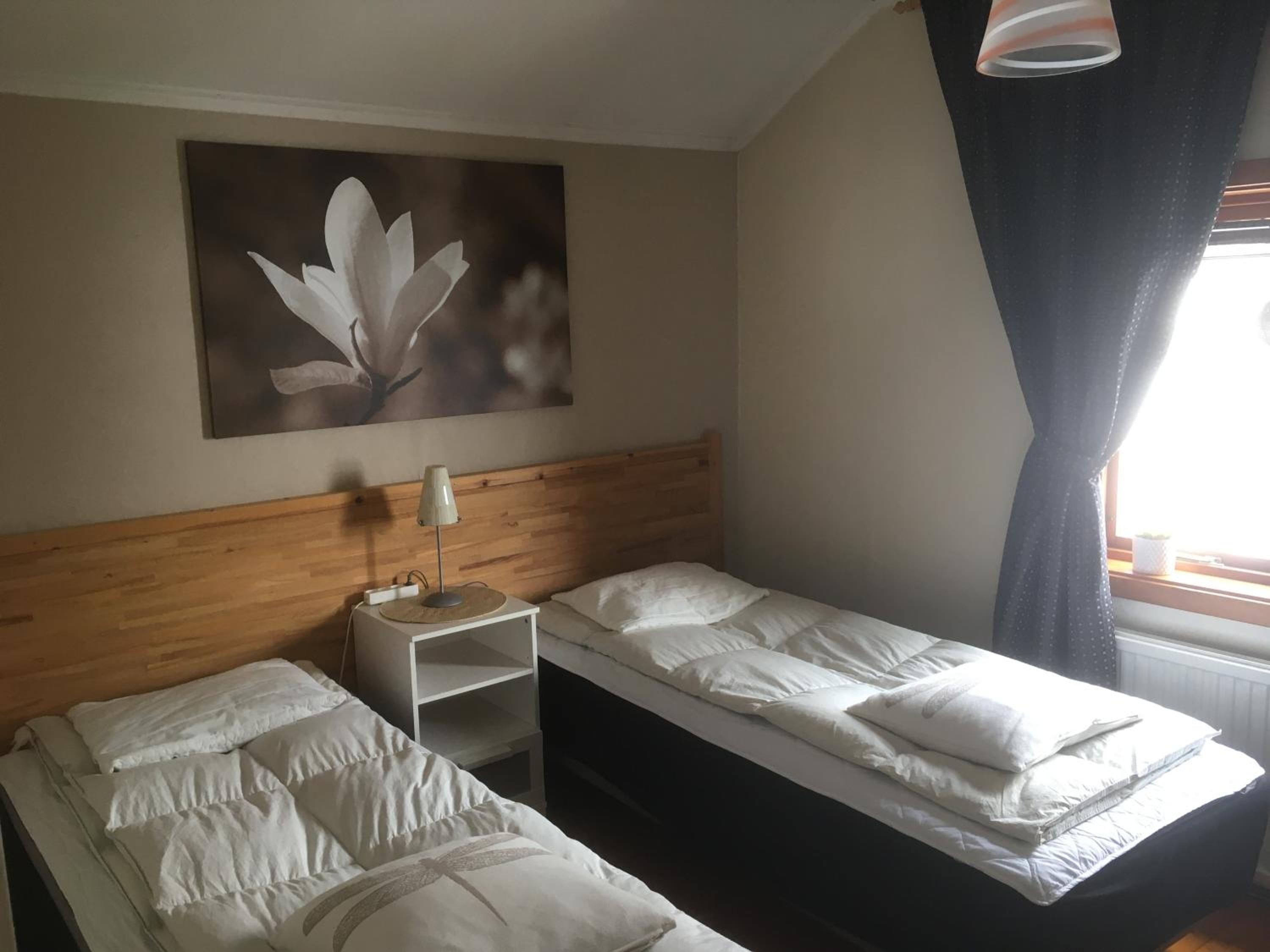 Twin Room with Lake View and Shared Bathroom photo 1