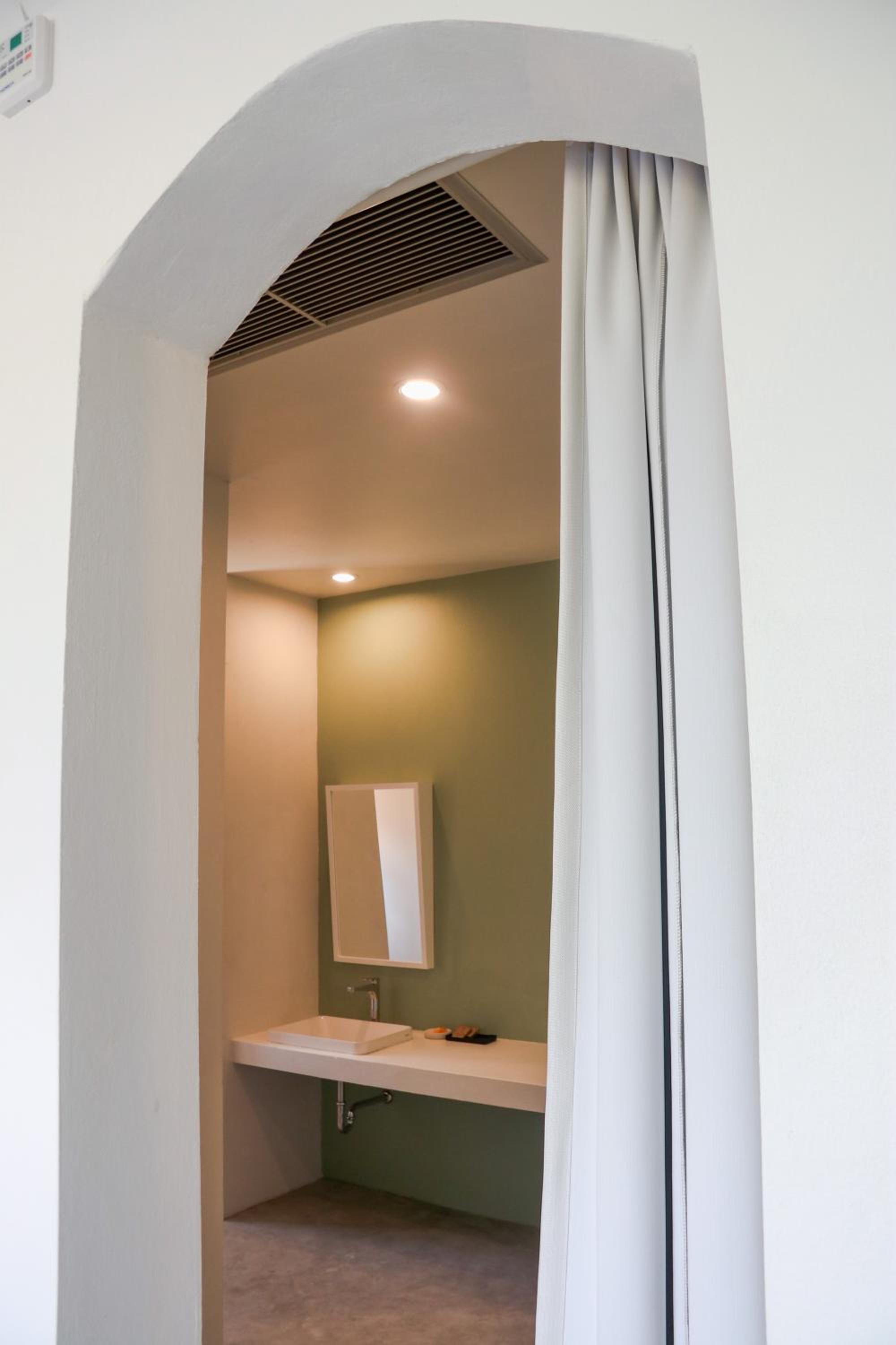 Deluxe King Room photo 3