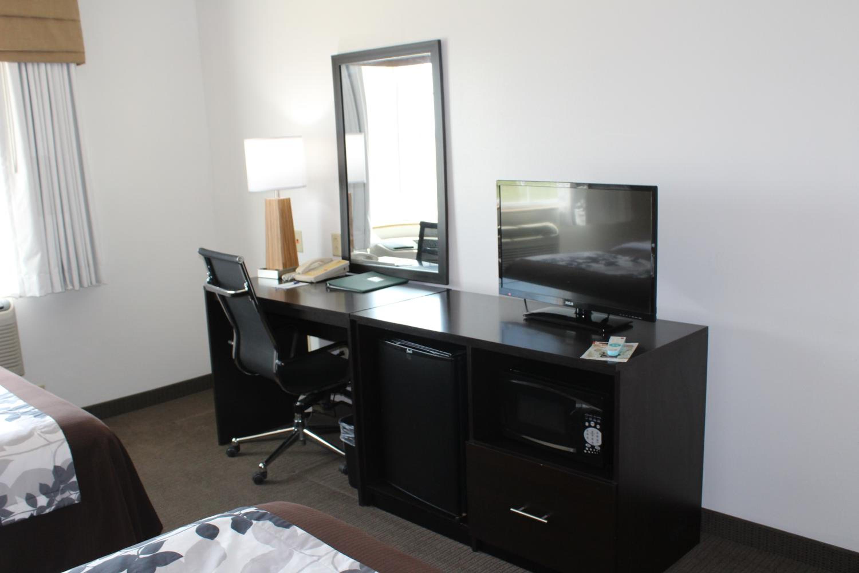 Queen Room with Two Queen Beds - Accessible/Non-Smoking  photo 1