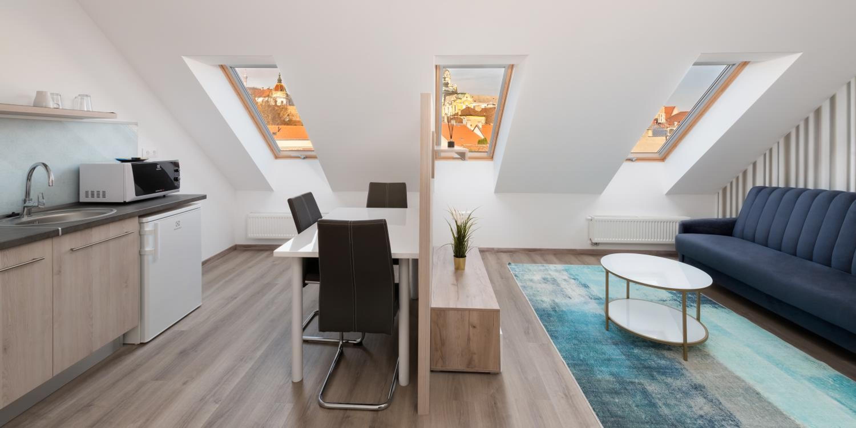 Superior Suite - Photo 12