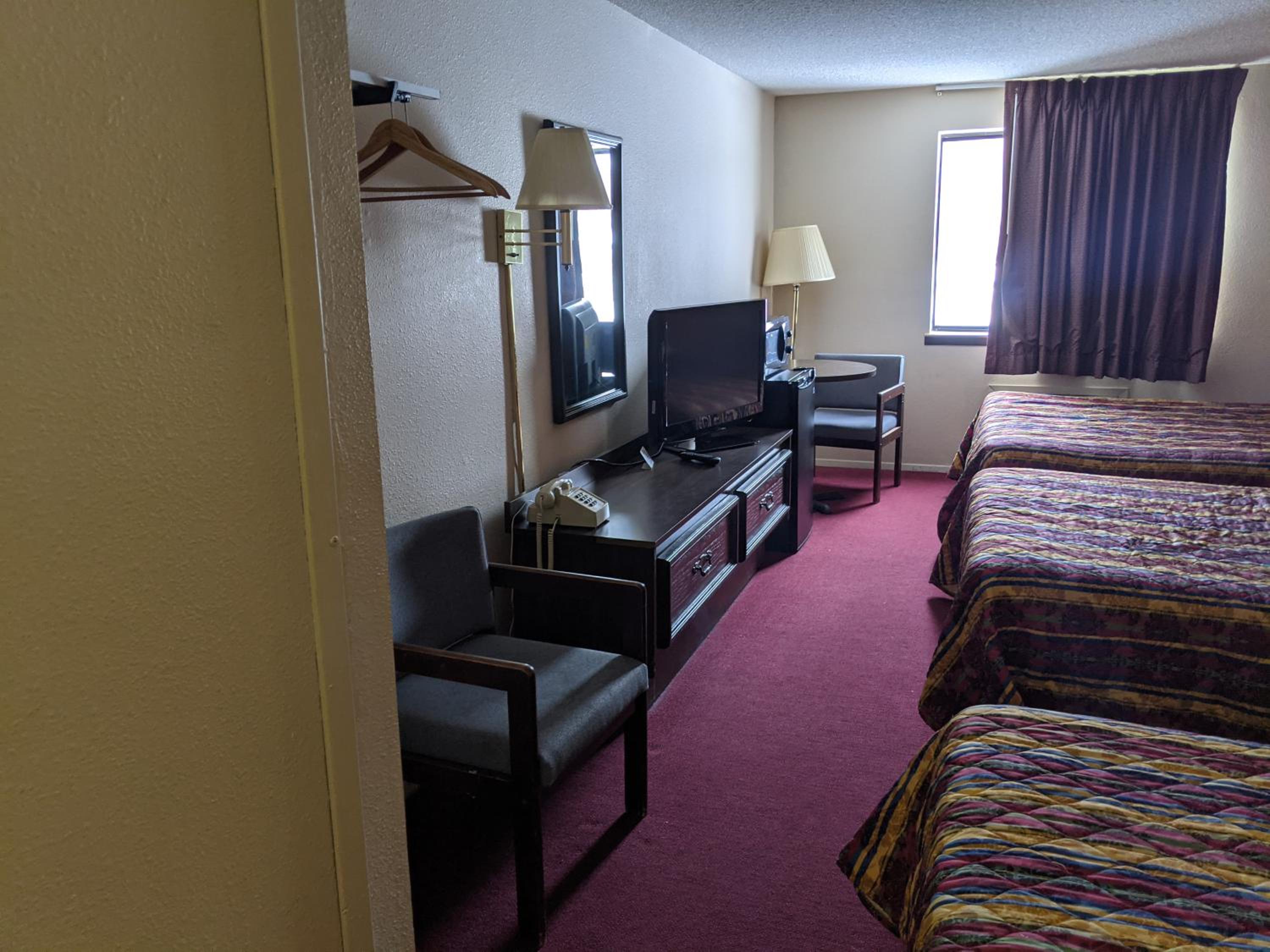 Deluxe Double Room with Three Double Beds - Non-Smoking photo 1
