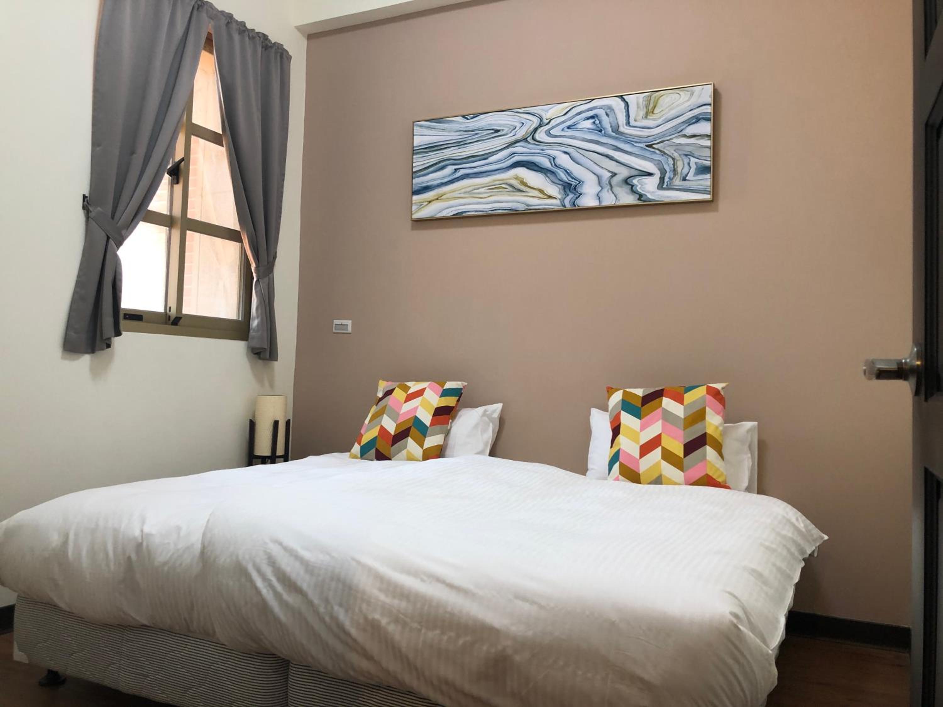 Three-Bedroom Suite - Photo 15