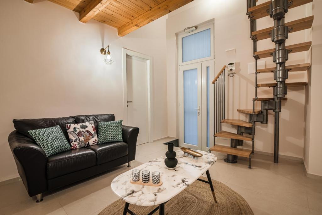 One-Bedroom Apartment - Photo 1