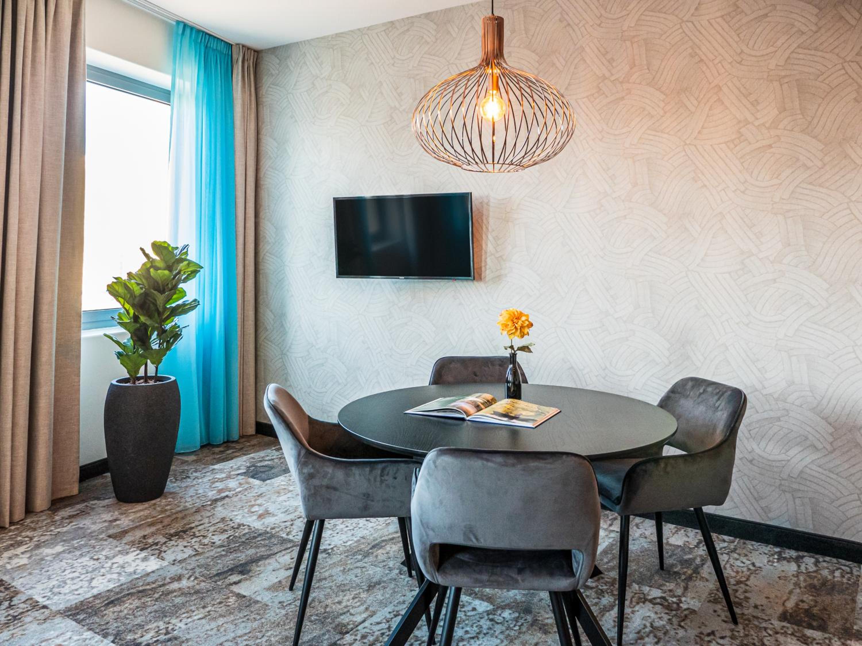 Suite - Photo 2