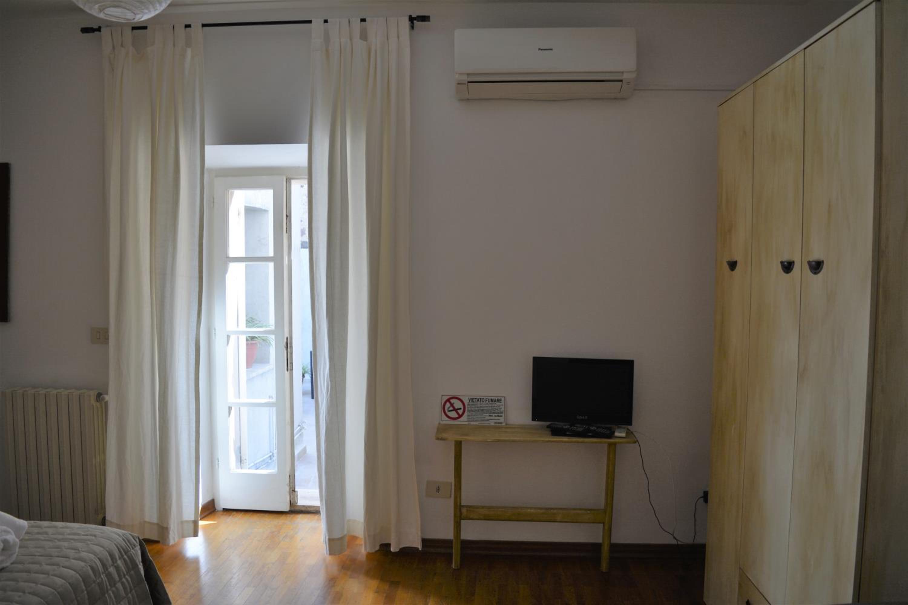 Family Room with Terrace - Photo 11