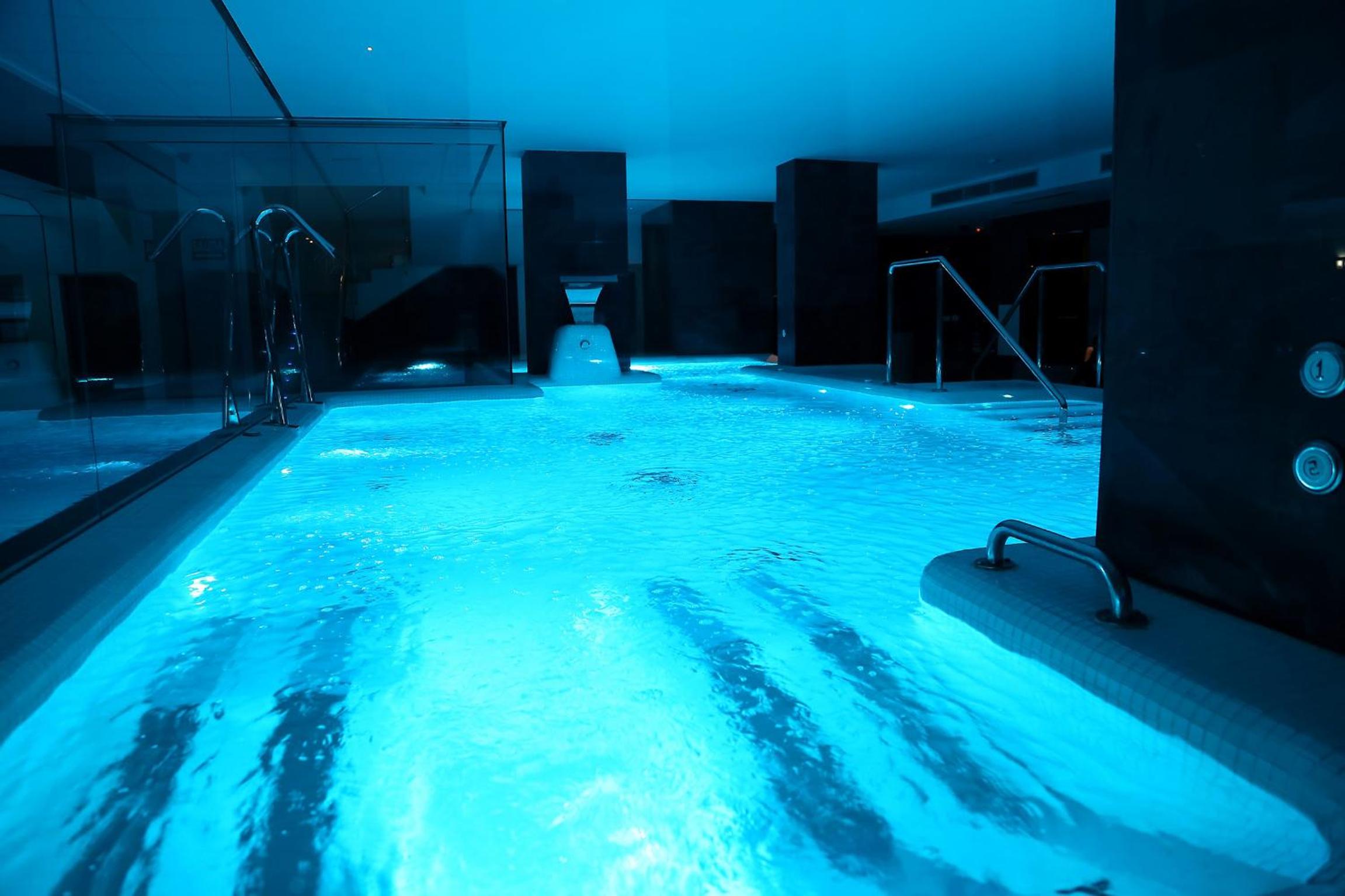 Double Room with Lagoon View and Spa Access - Photo 3