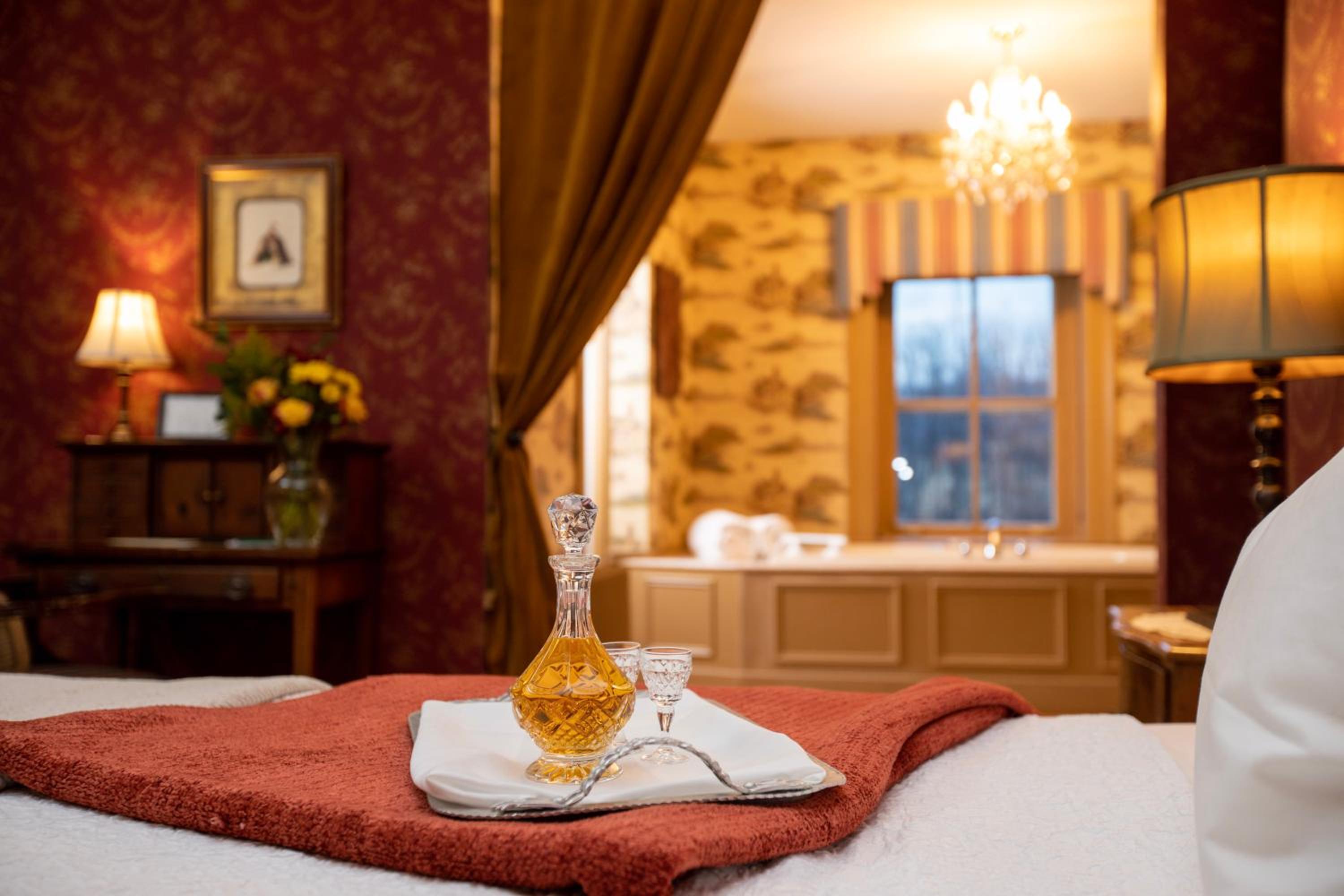 Deluxe King Suite