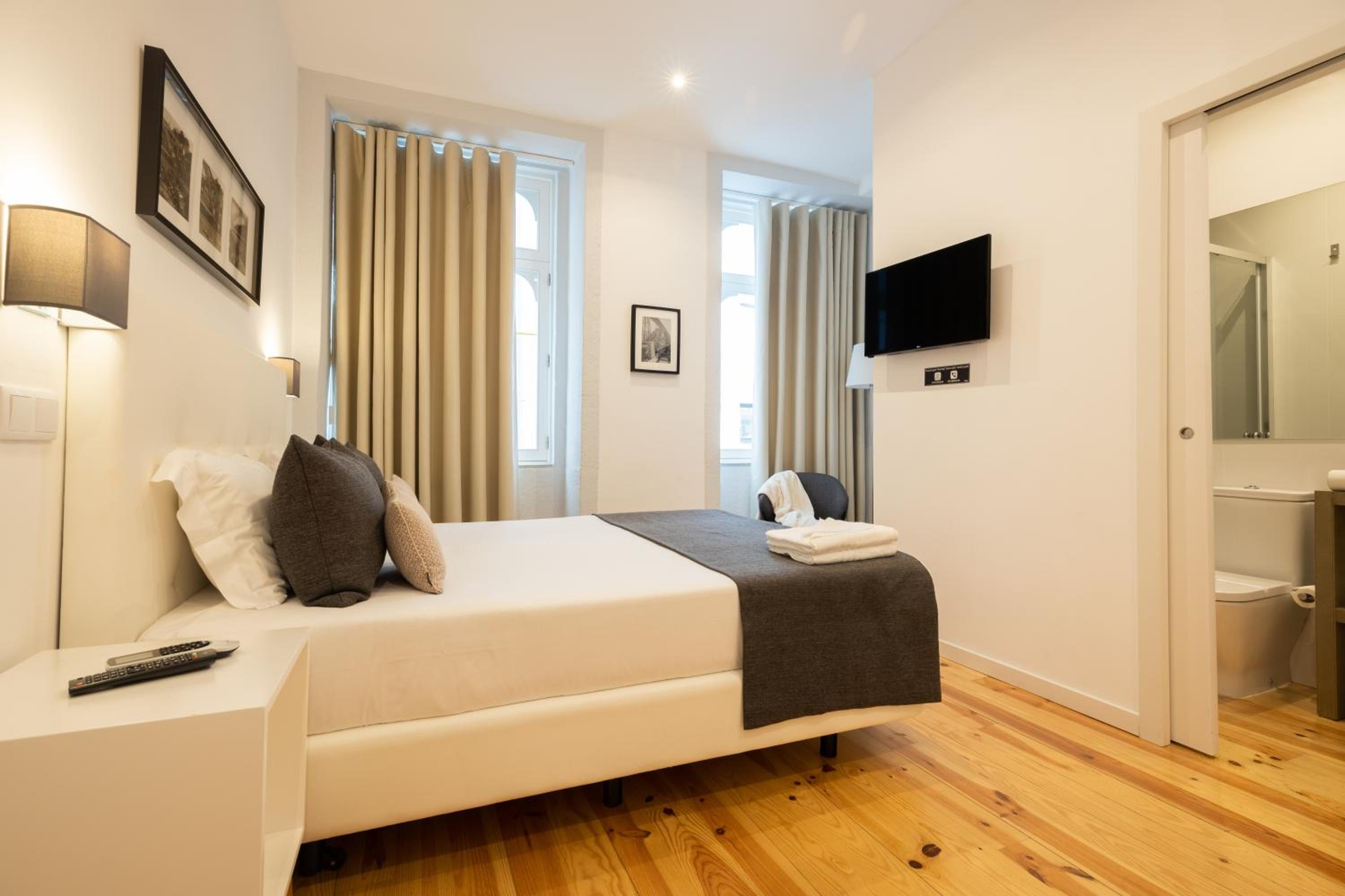 Double Room - Photo 6