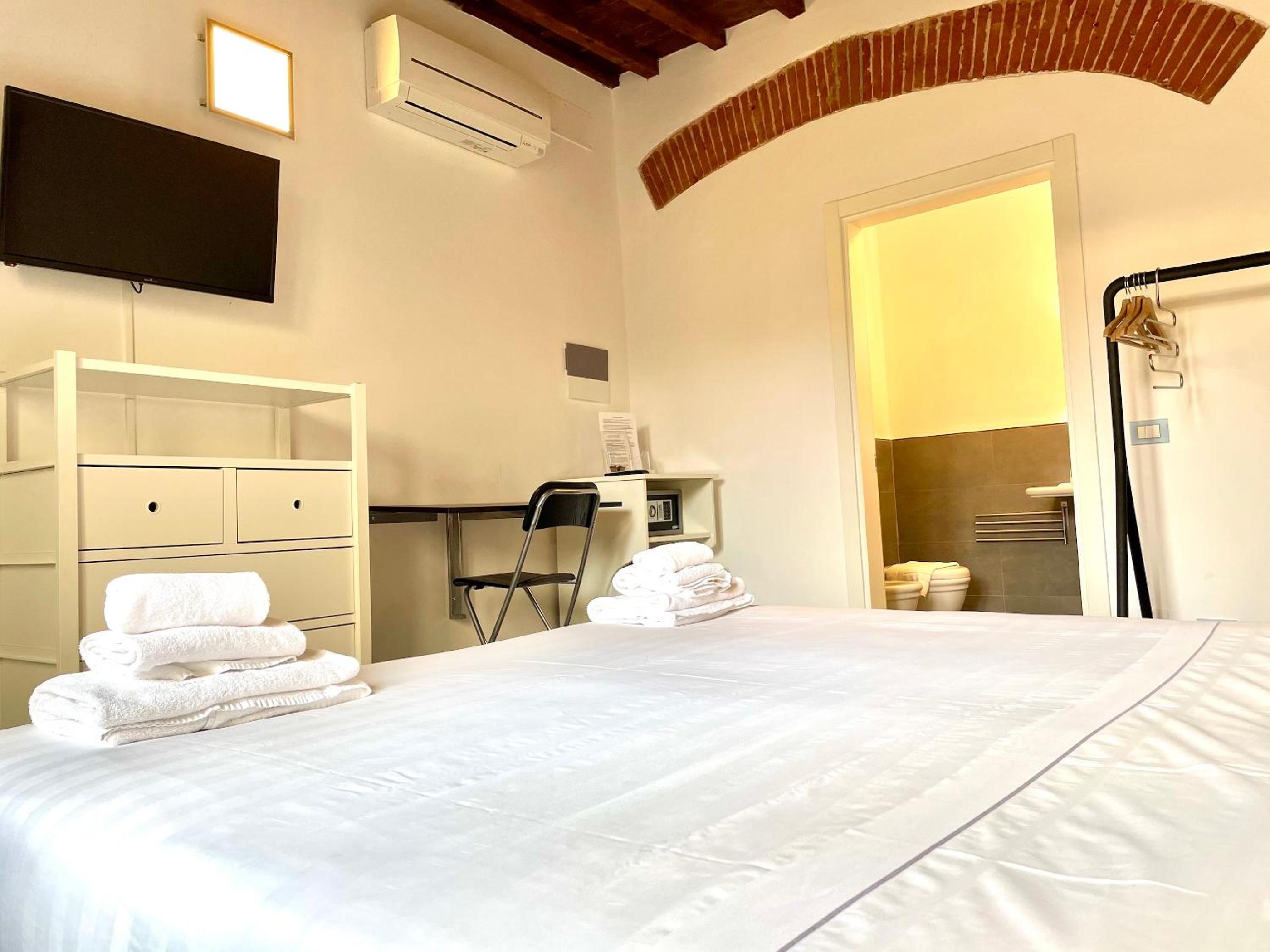 Superior Deluxe Double or Twin Room  photo 2