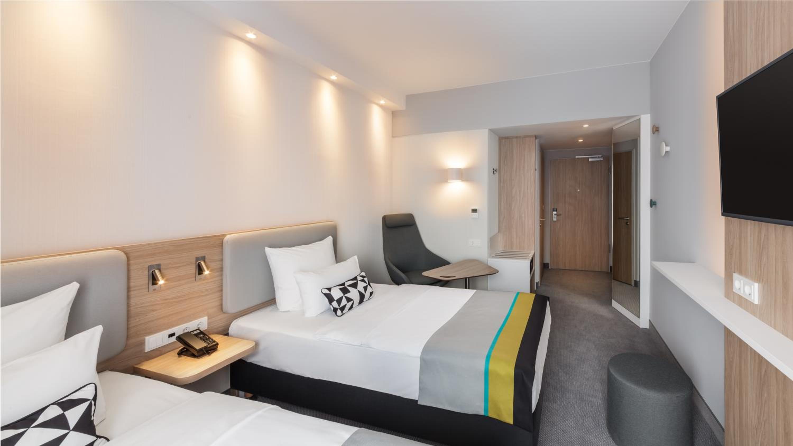 Standard Room with Two Single Beds - Photo 3