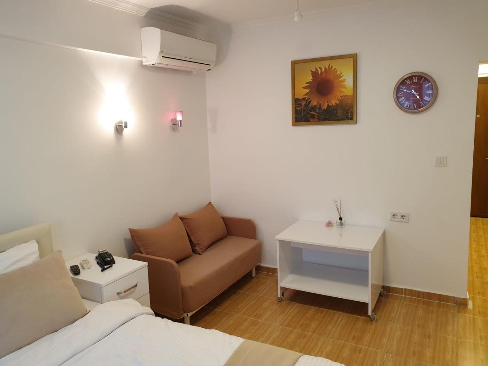 Budget Double Room photo 3