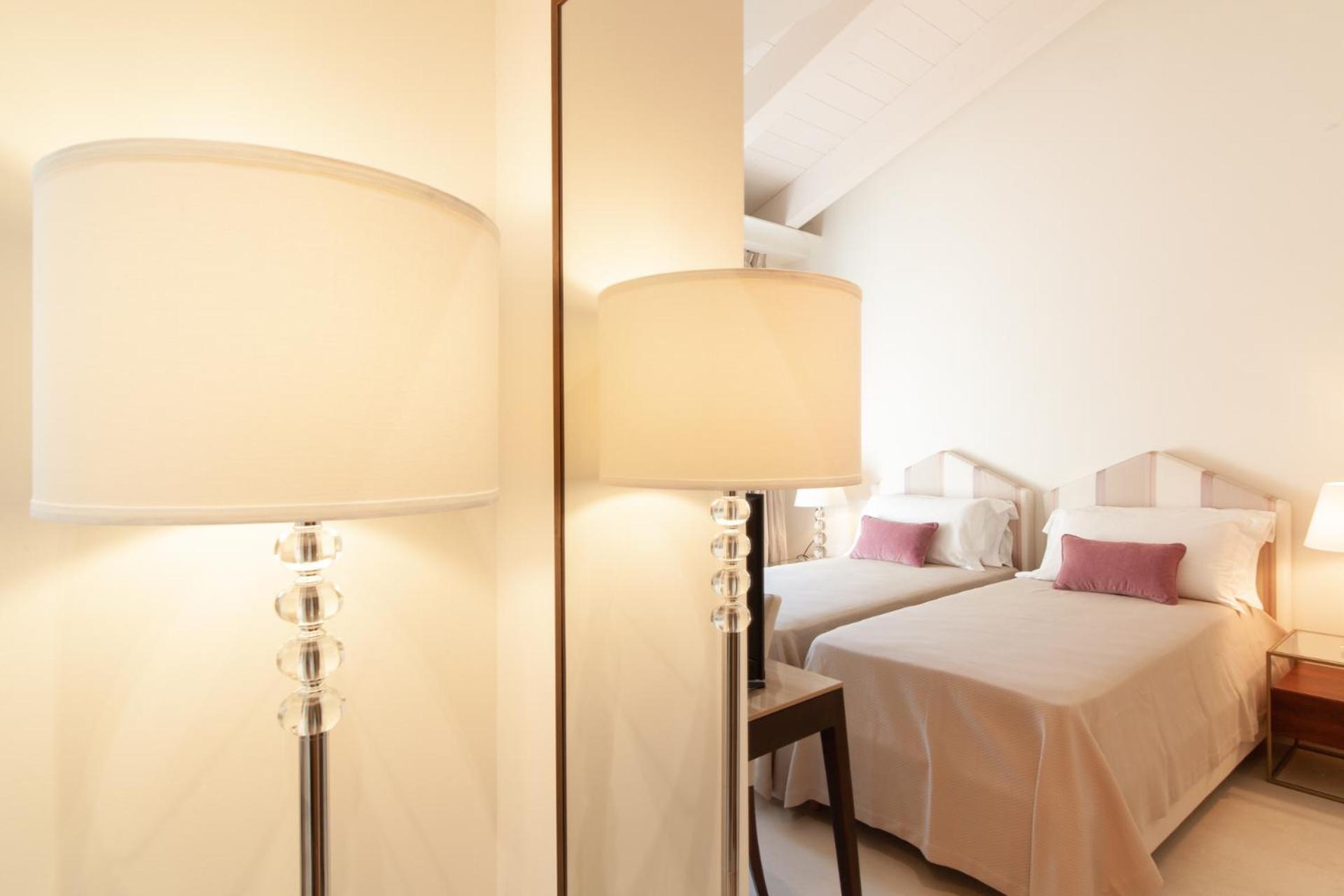 Standard Double Room - Photo 7