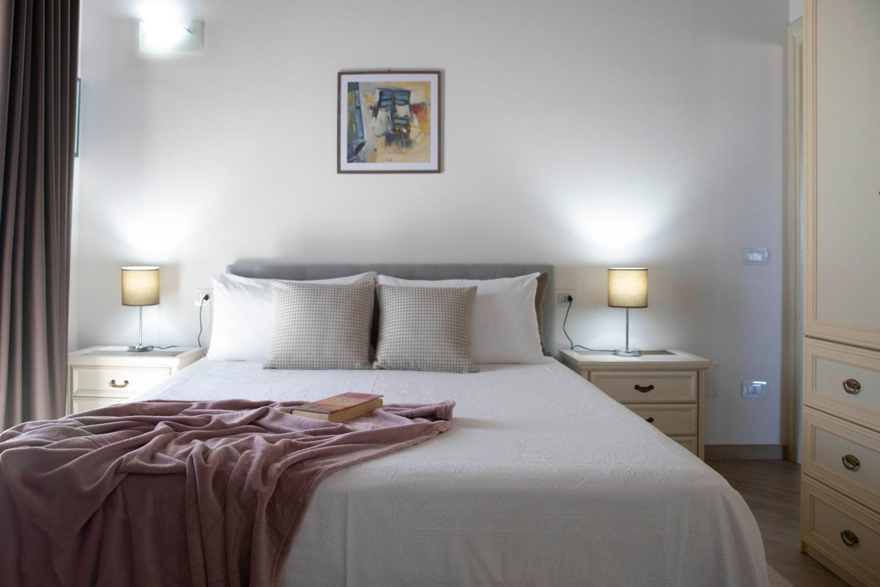Deluxe Double Room with Balcony - Photo 1
