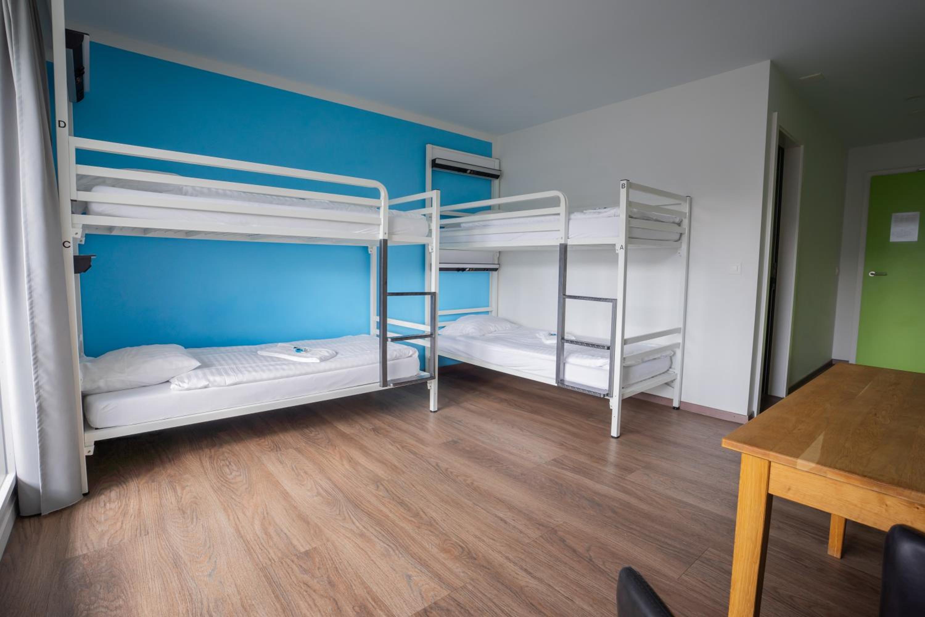 Economy Quadruple Room with Bathroom - Photo 4
