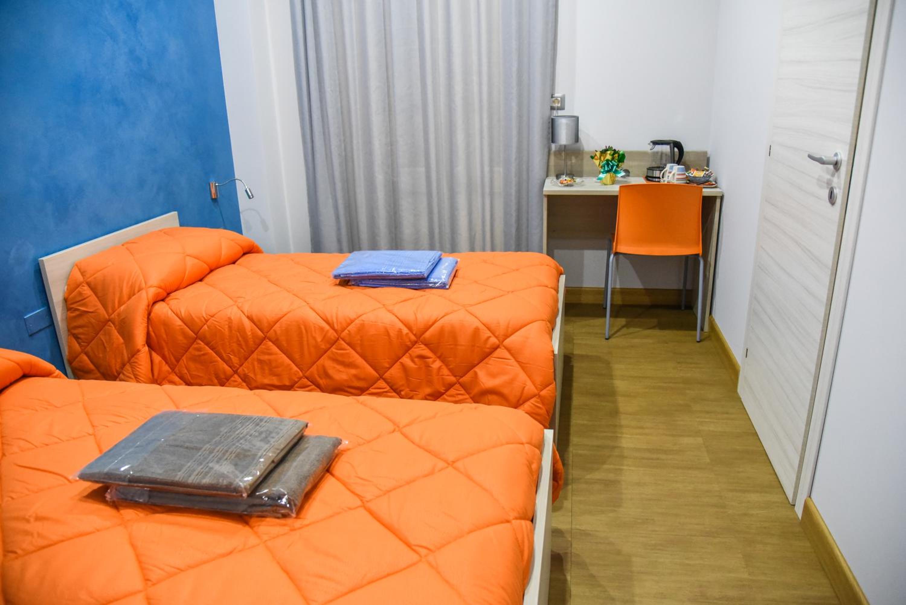 Twin Room with Bathroom photo 3