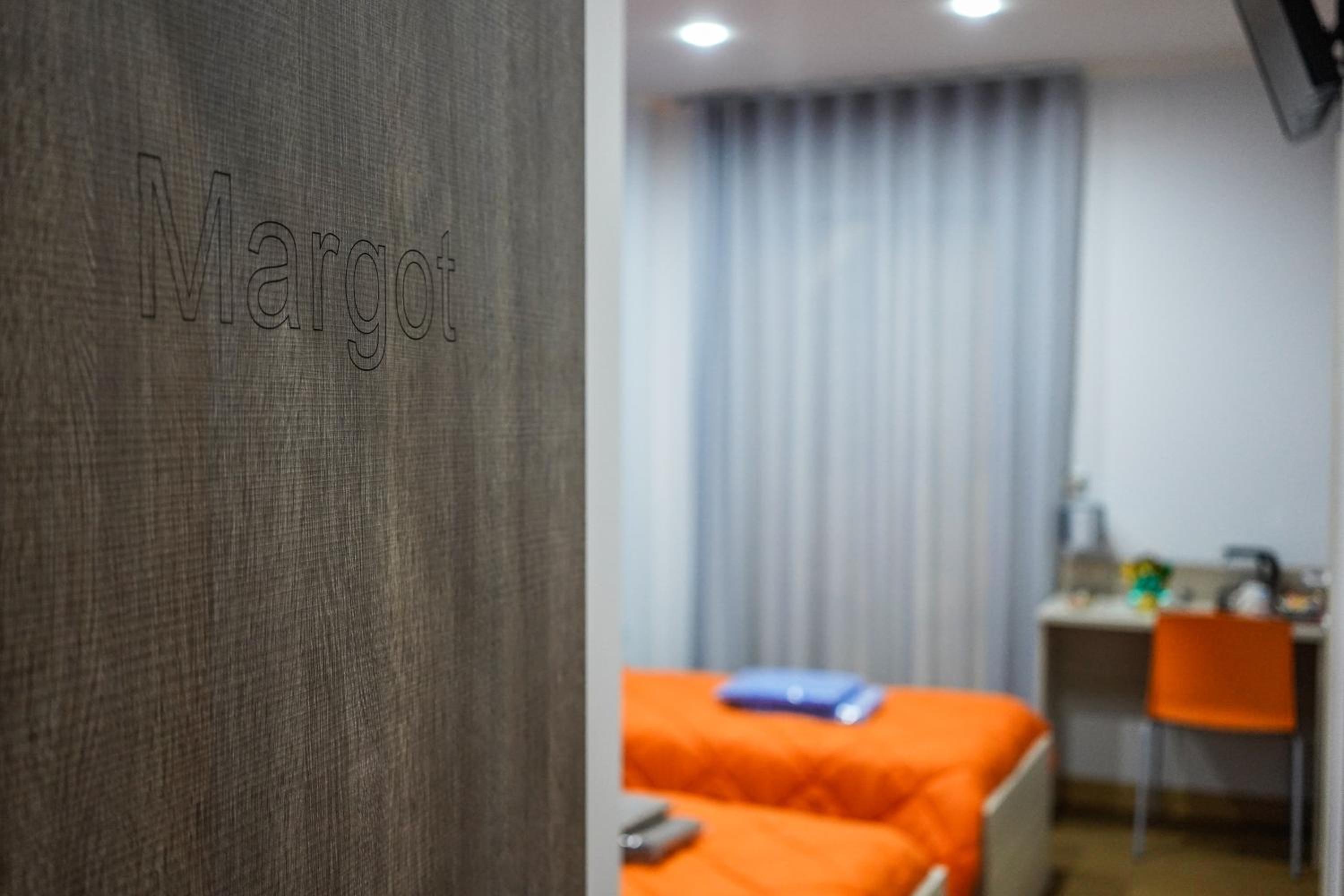 Twin Room with Bathroom photo 1