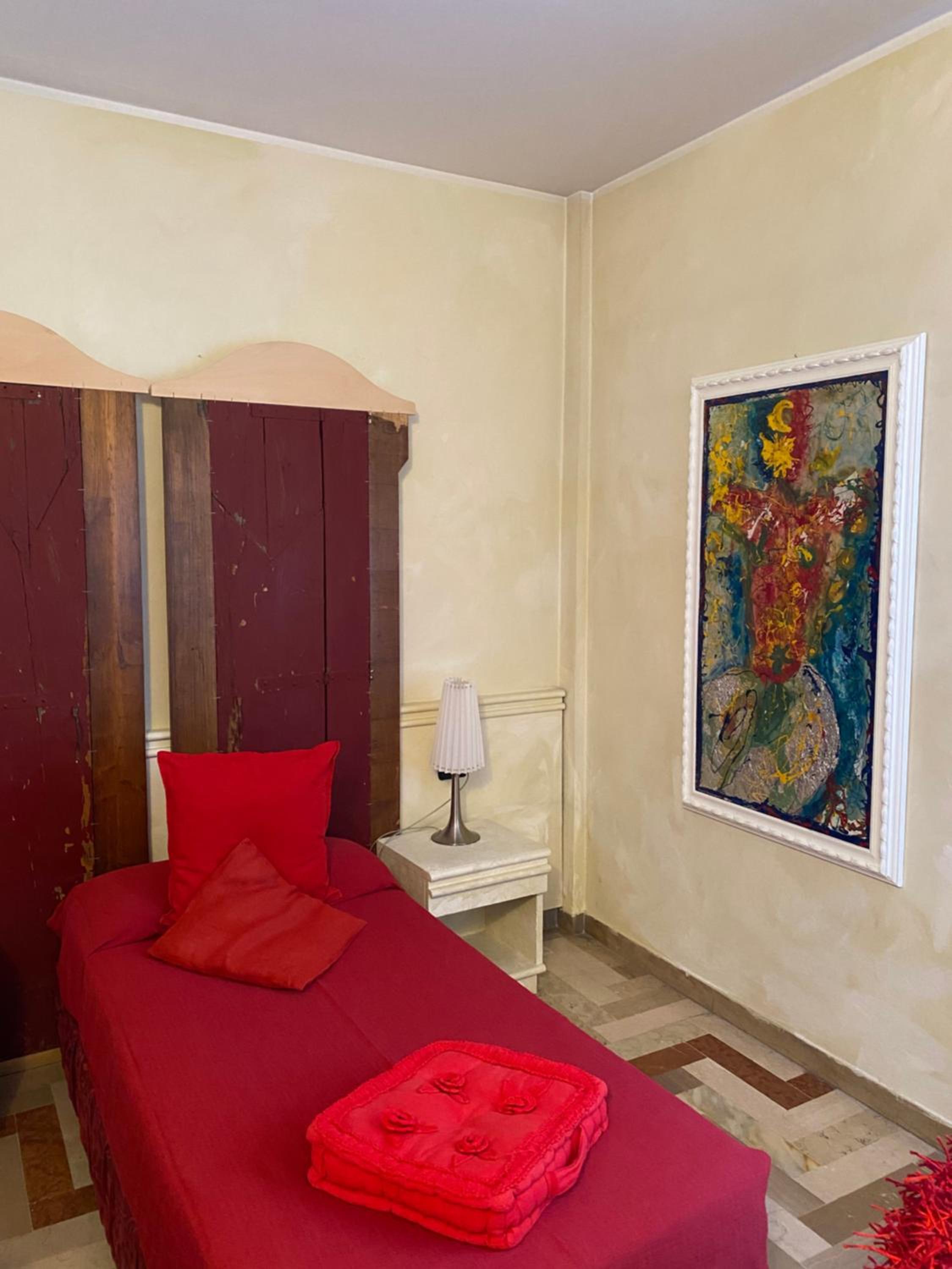 Single Room photo 3